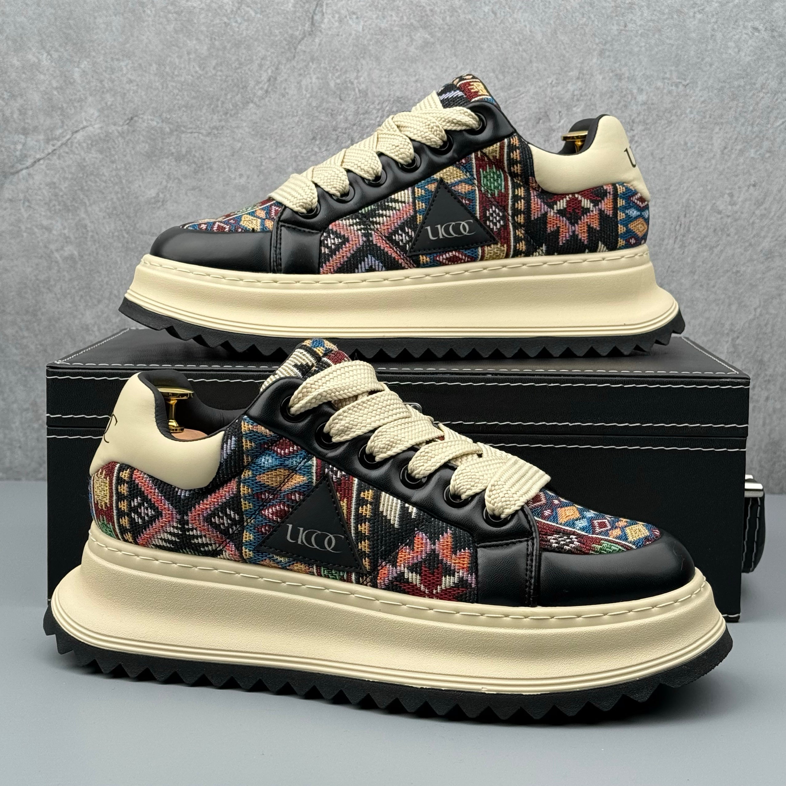 Hybriss DailyStitch Black– Vintage Sneakers