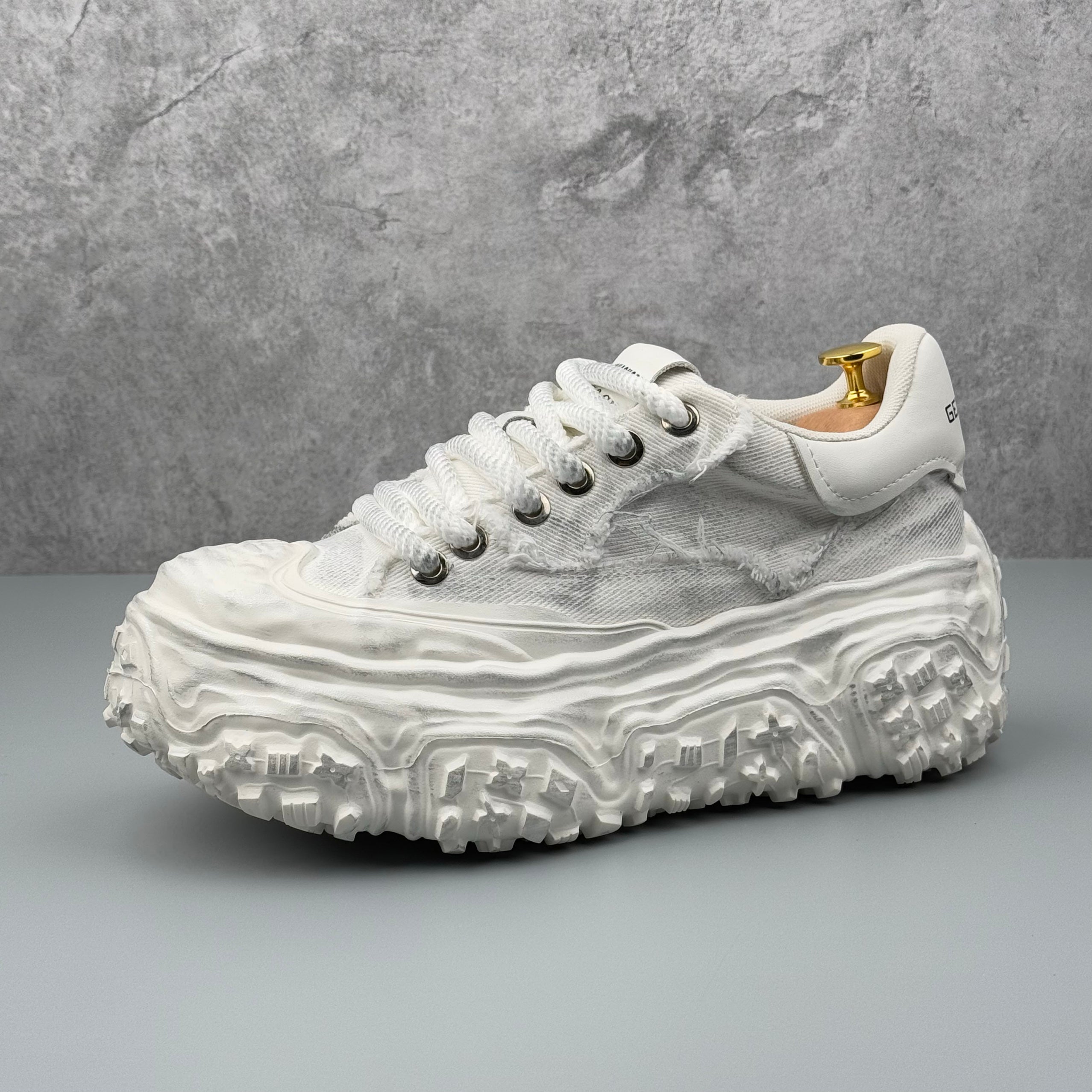 Hybriss UCOC TasselRise White– Youth Dad Shoes