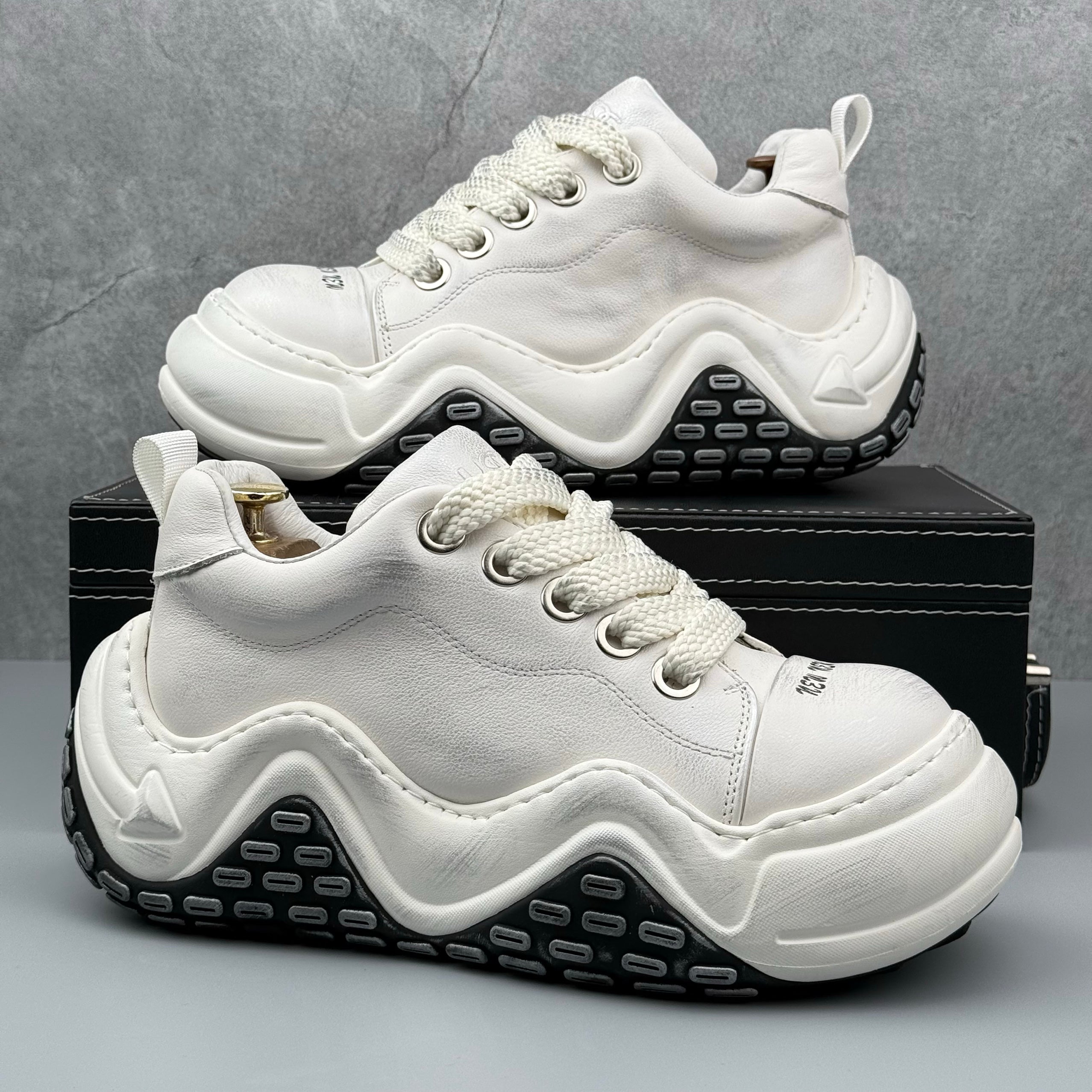 Hybriss RubbedCore White– Leather Dad Shoes