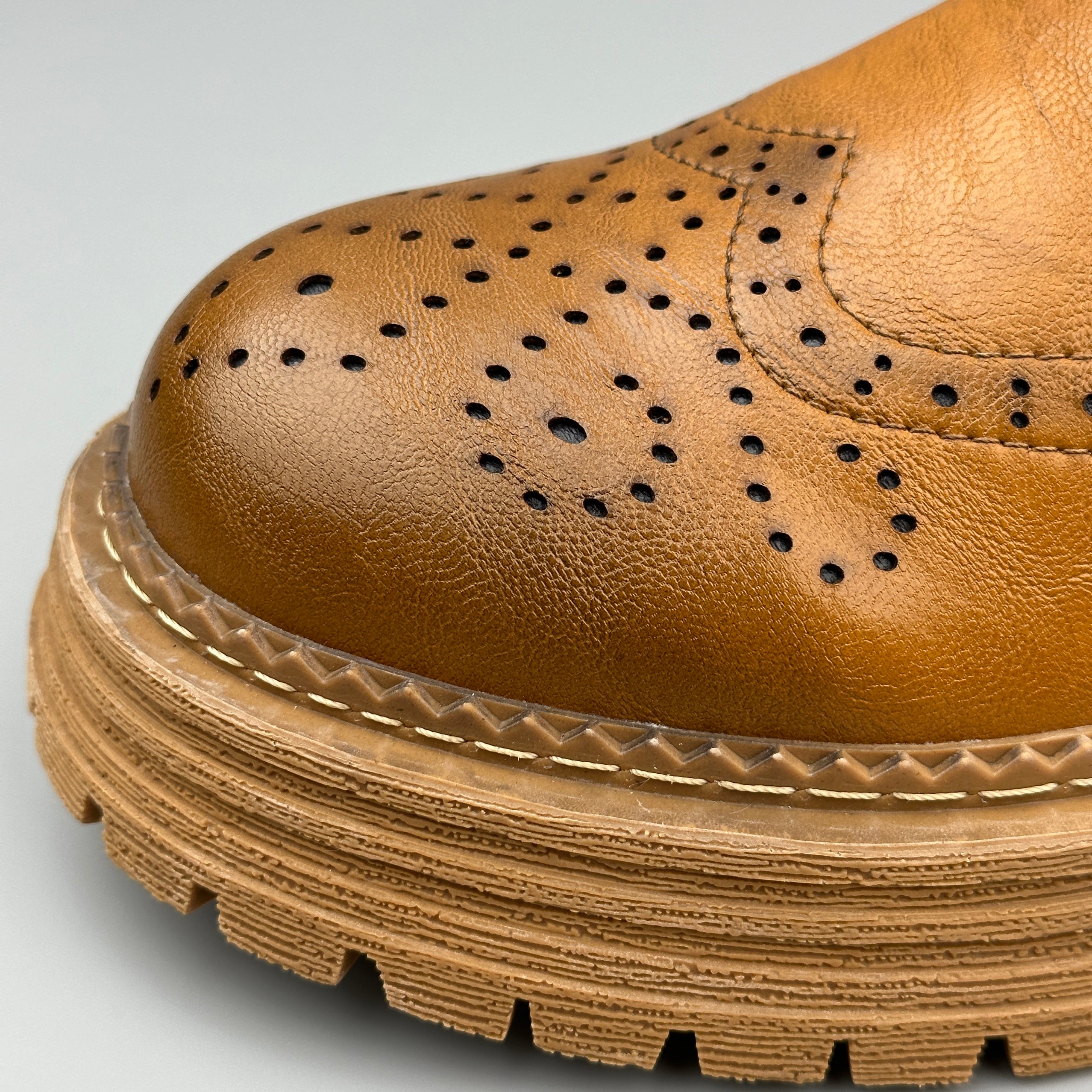 Hybriss Carve– British Style Chelsea Boots