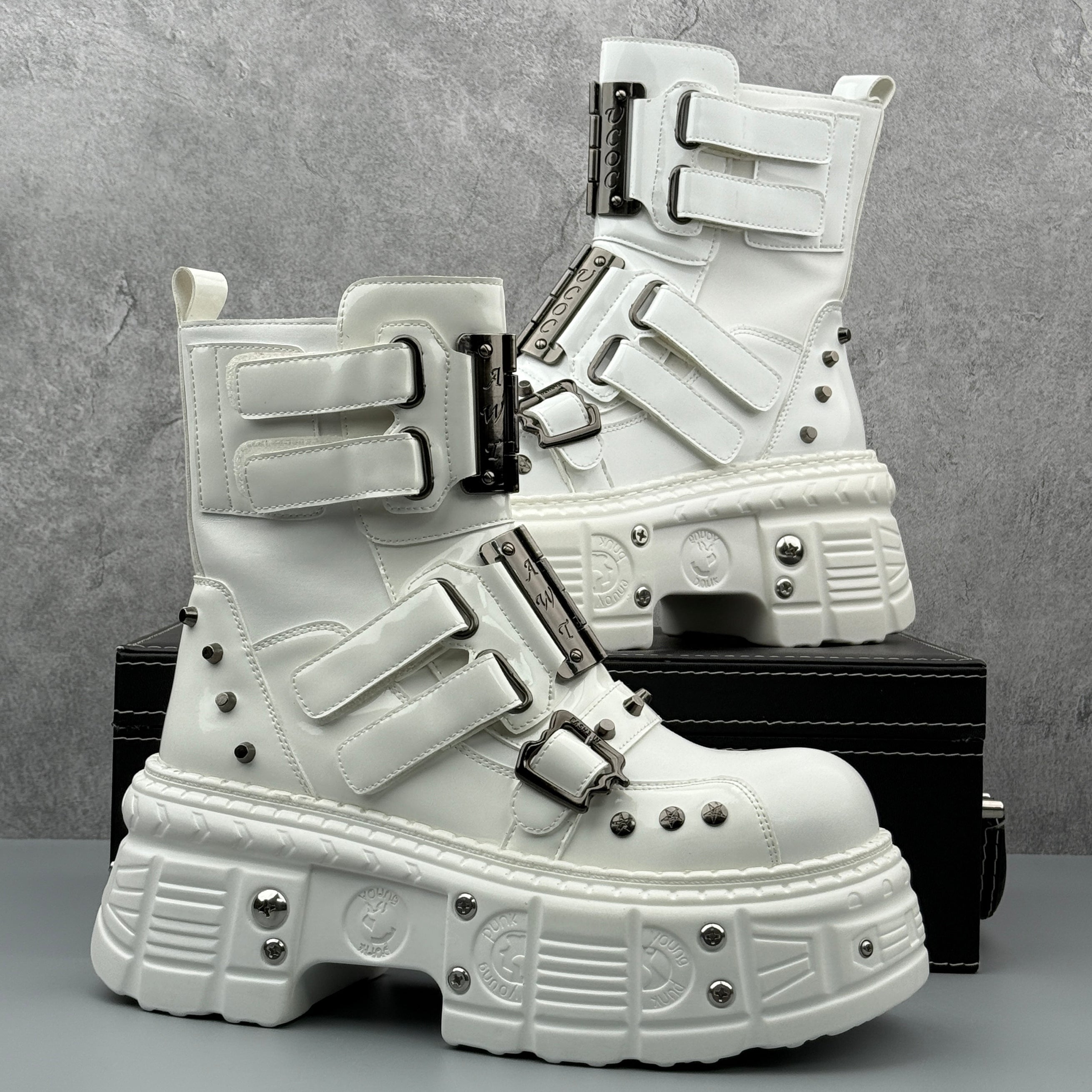 Hybriss Rampart– Martin Boots with Rivet Detail