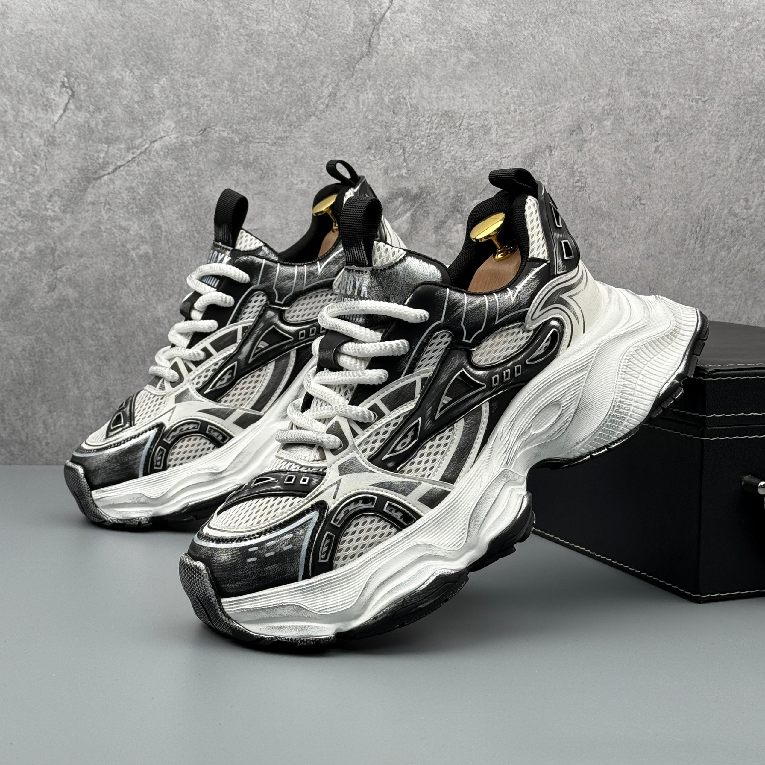 Hybriss DailyRetro Black– Sports & Casual Dad Shoes