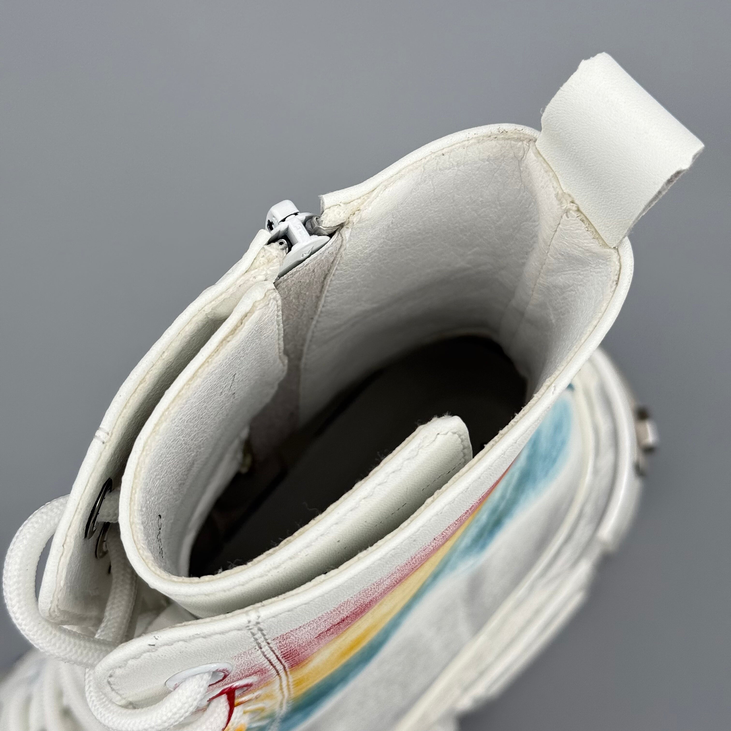 Hybriss Prism– Rainbow Martin Boots