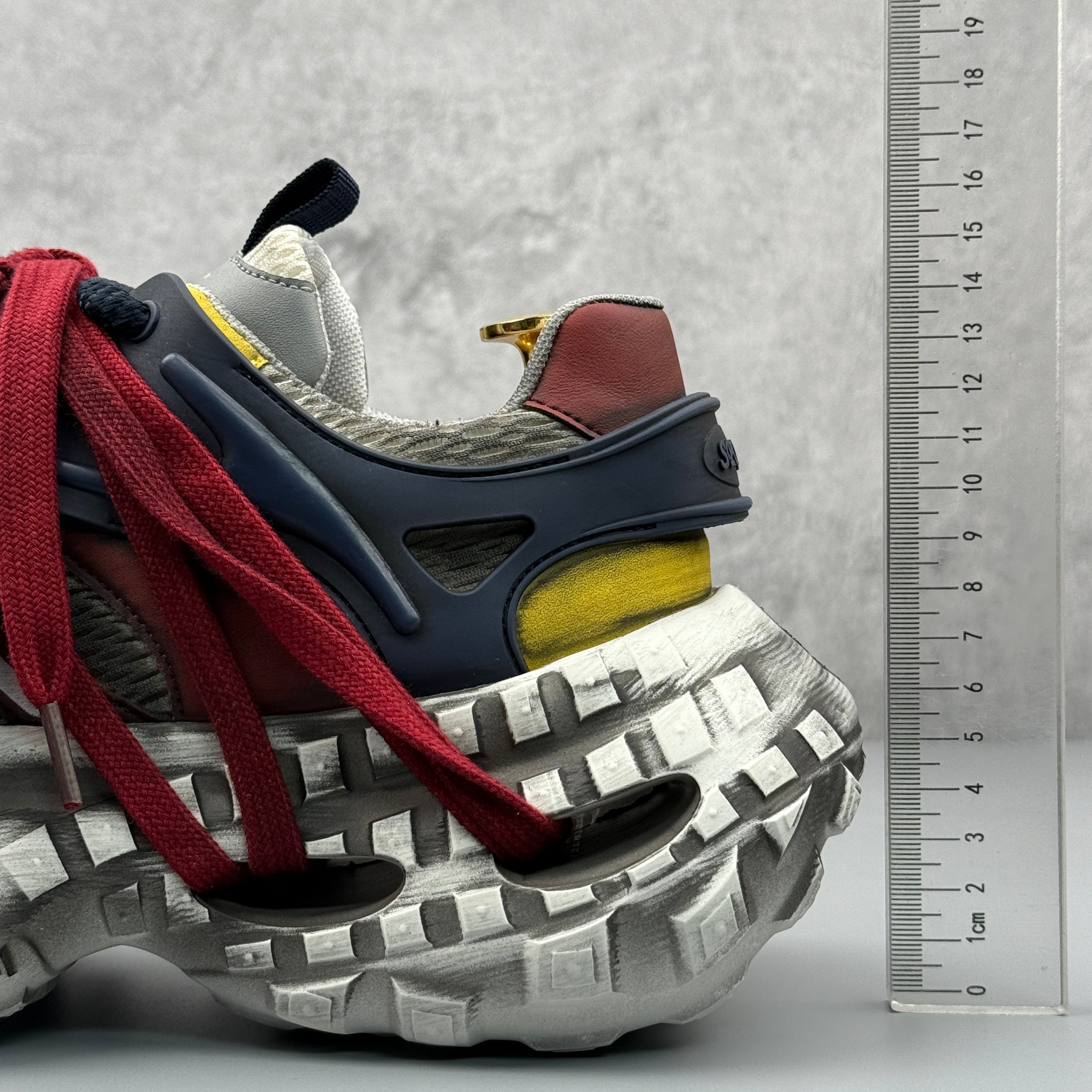 Hybriss DailyThread Anchor Red– Retro Dad Shoes