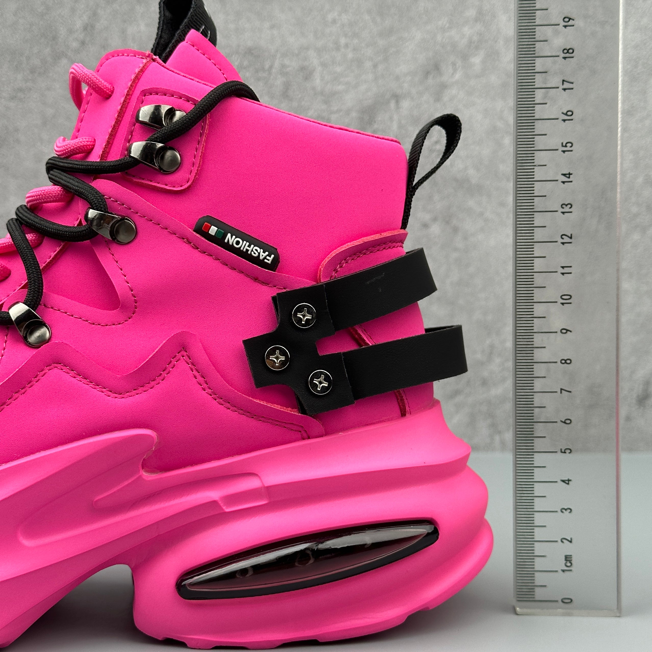 Hybriss Prism– Color Blocking Cargo Boots