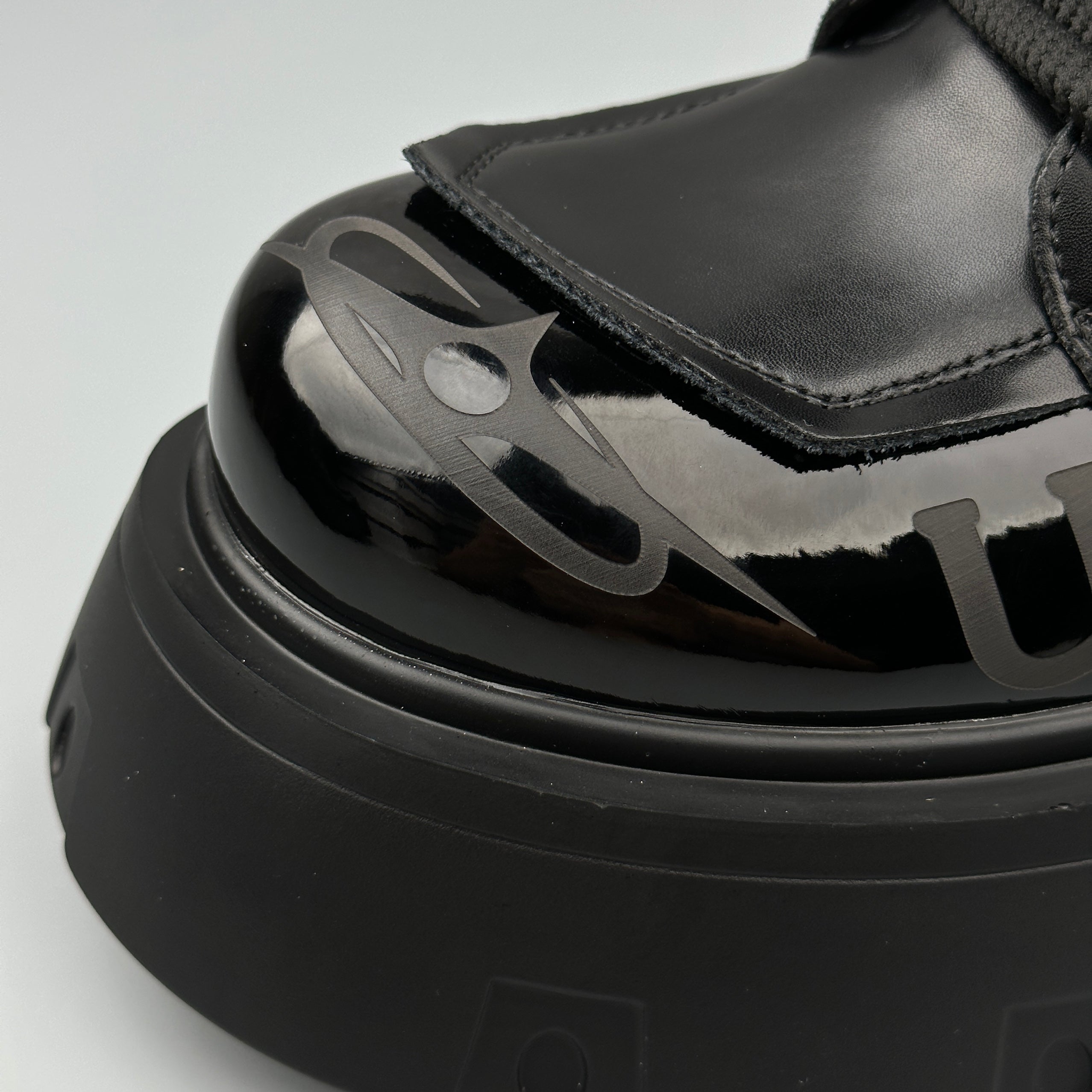 Hybriss Sentinel– Mid-Ankle Martin Boots