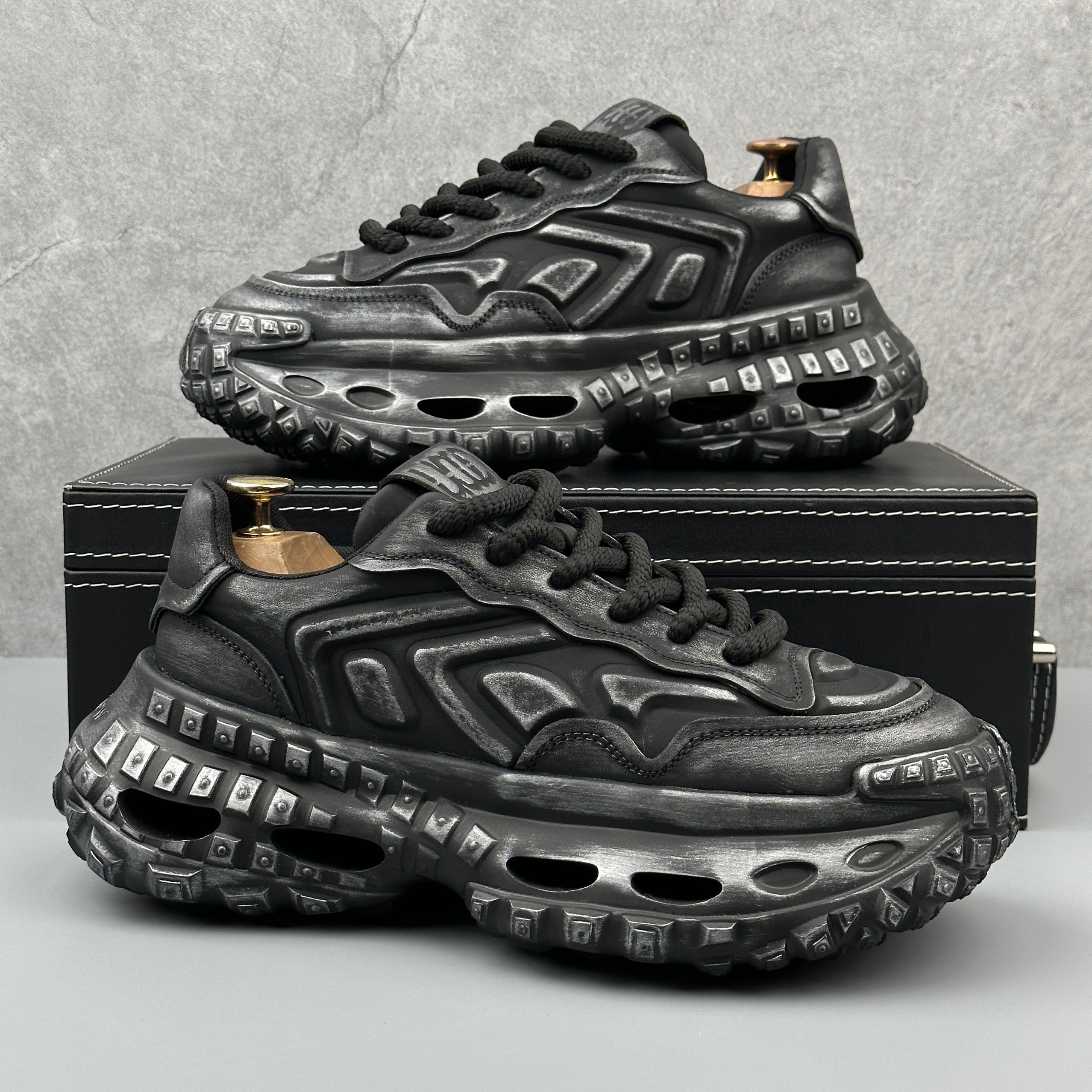 Hybriss RetroPlain Black– Retro Dad Shoes