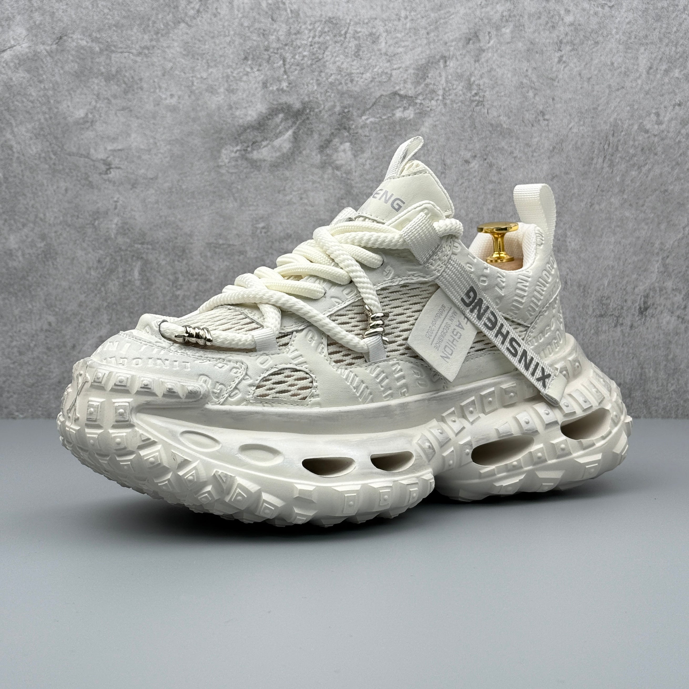 Hybriss UCOC ThreadRise White– Retro Dad Shoes