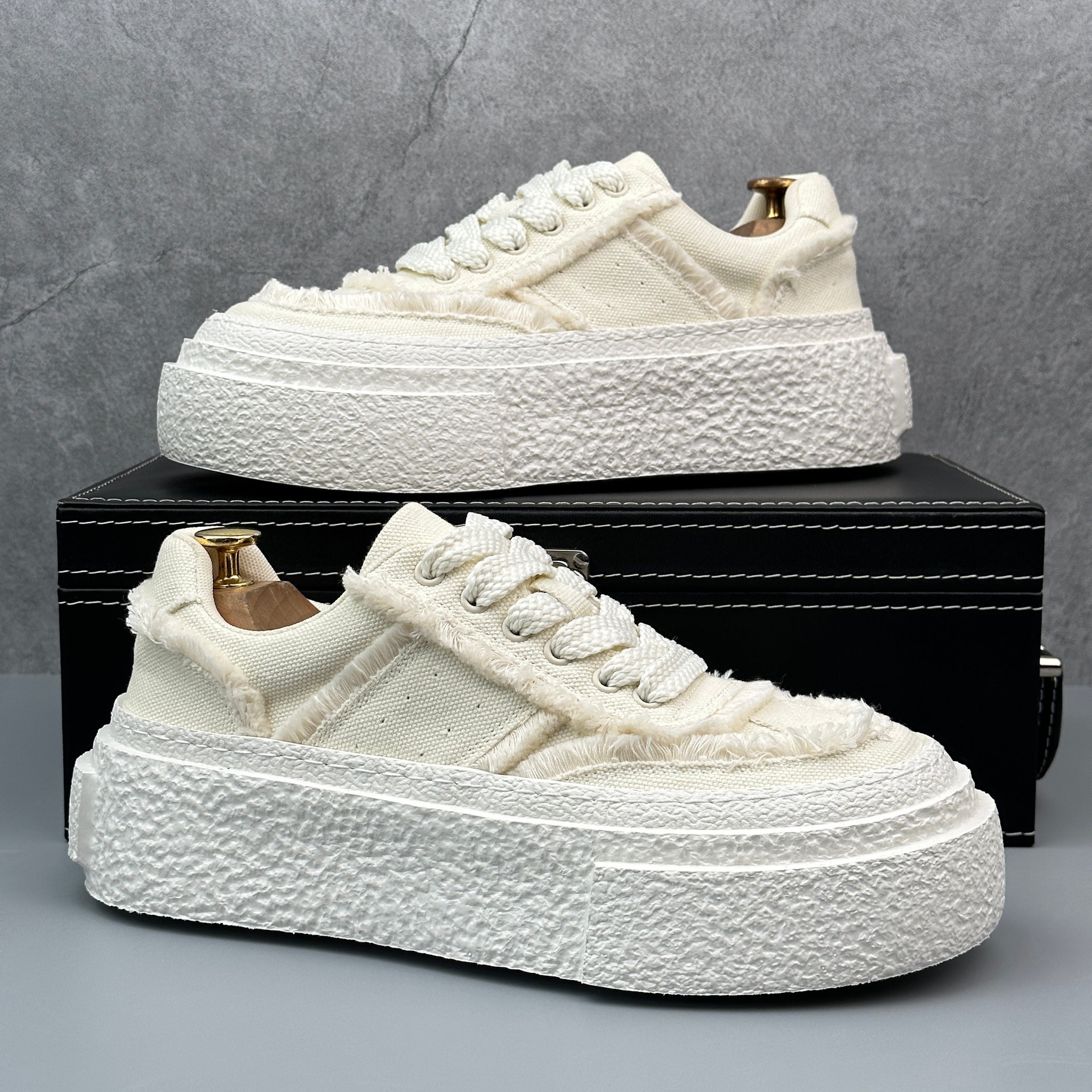 Hybriss TasselCore – Mikrofaserleder Sneakers