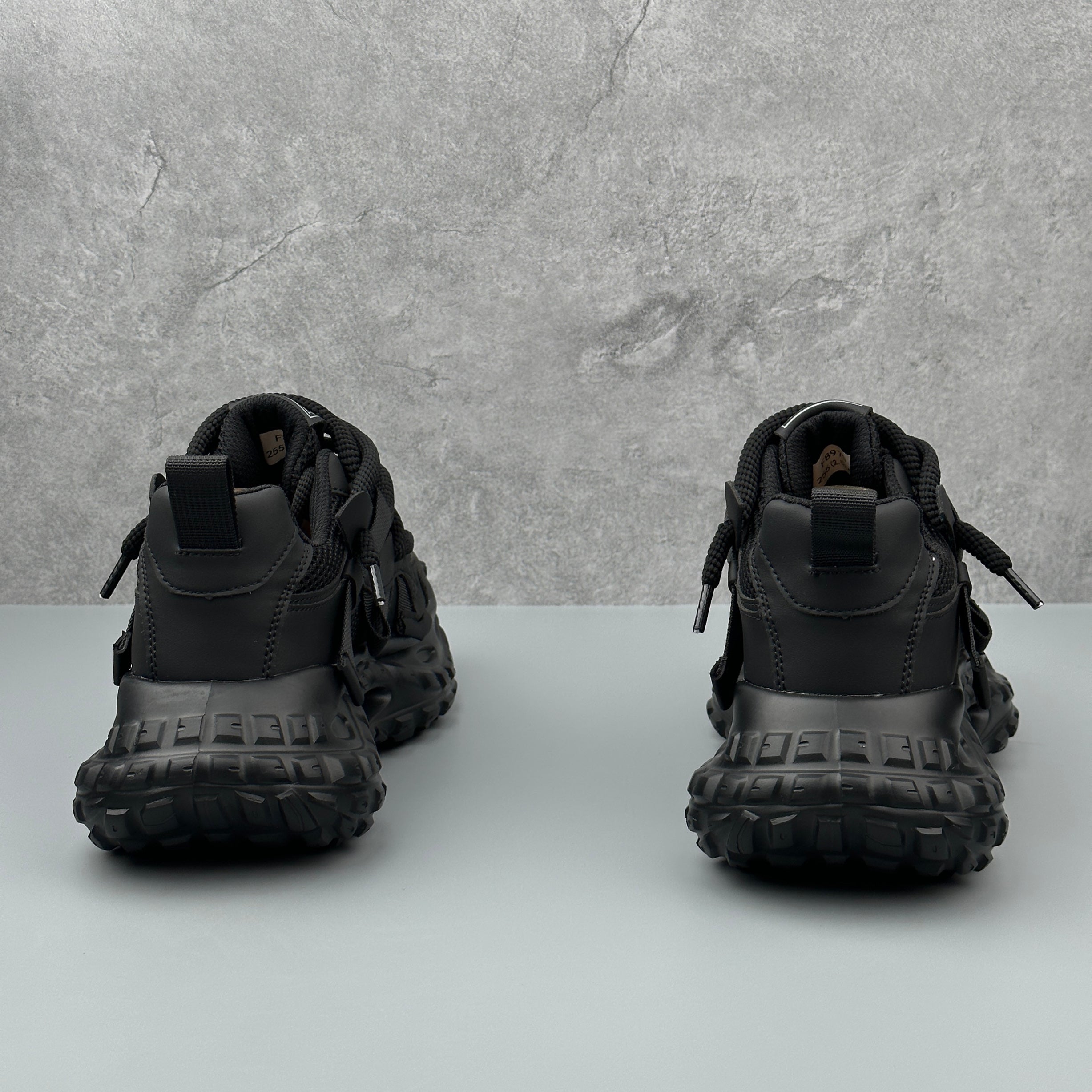 Hybriss WeaveCore Black– Youth Dad Shoes