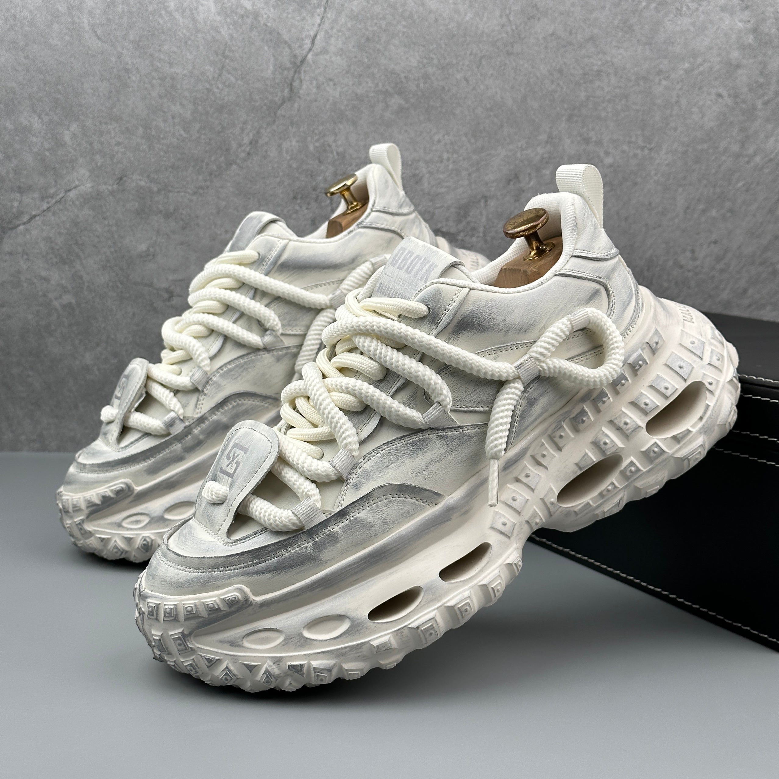 Hybriss WeaveEdge White– Youth Dad Shoes