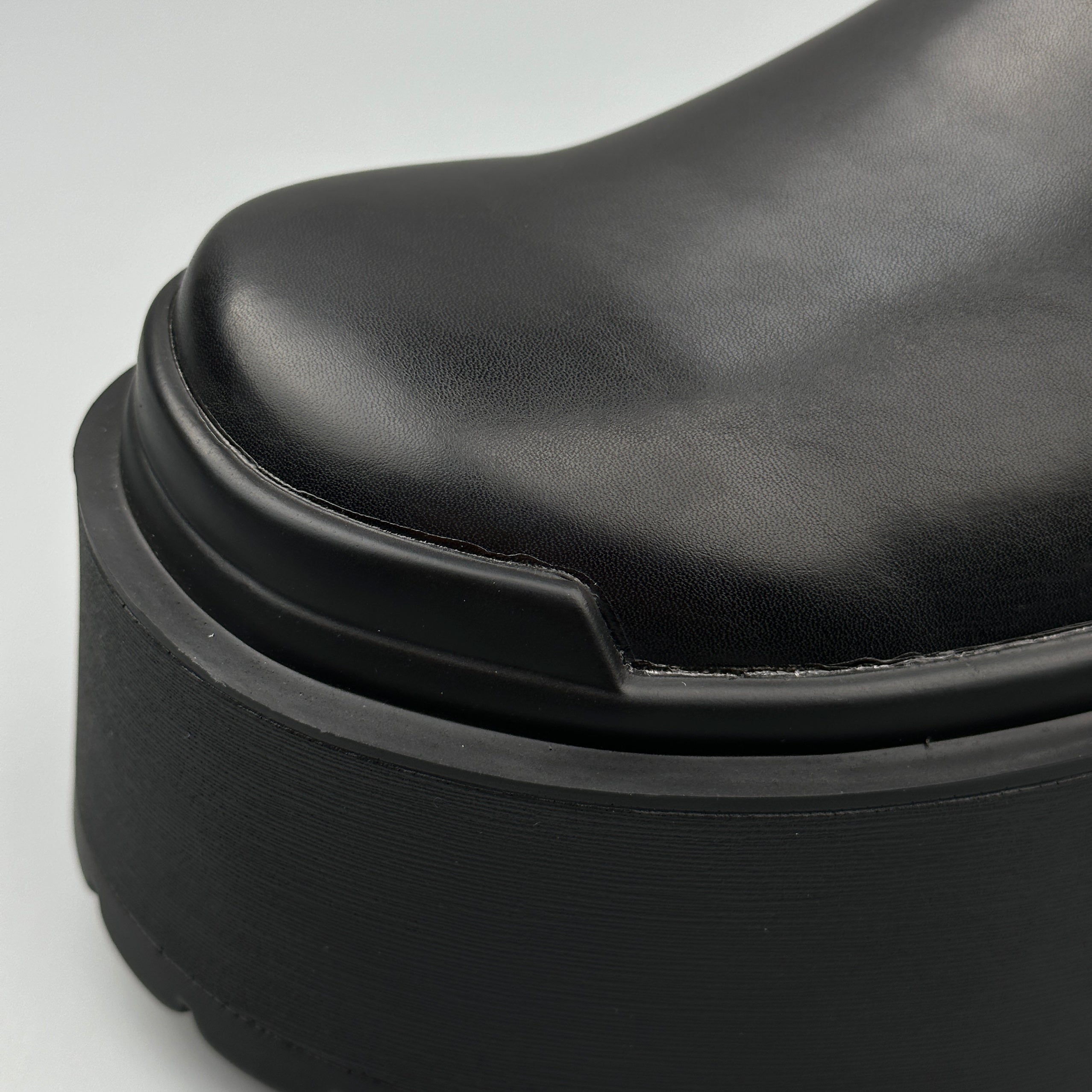 Hybriss Ascend– European Style Martin Boots