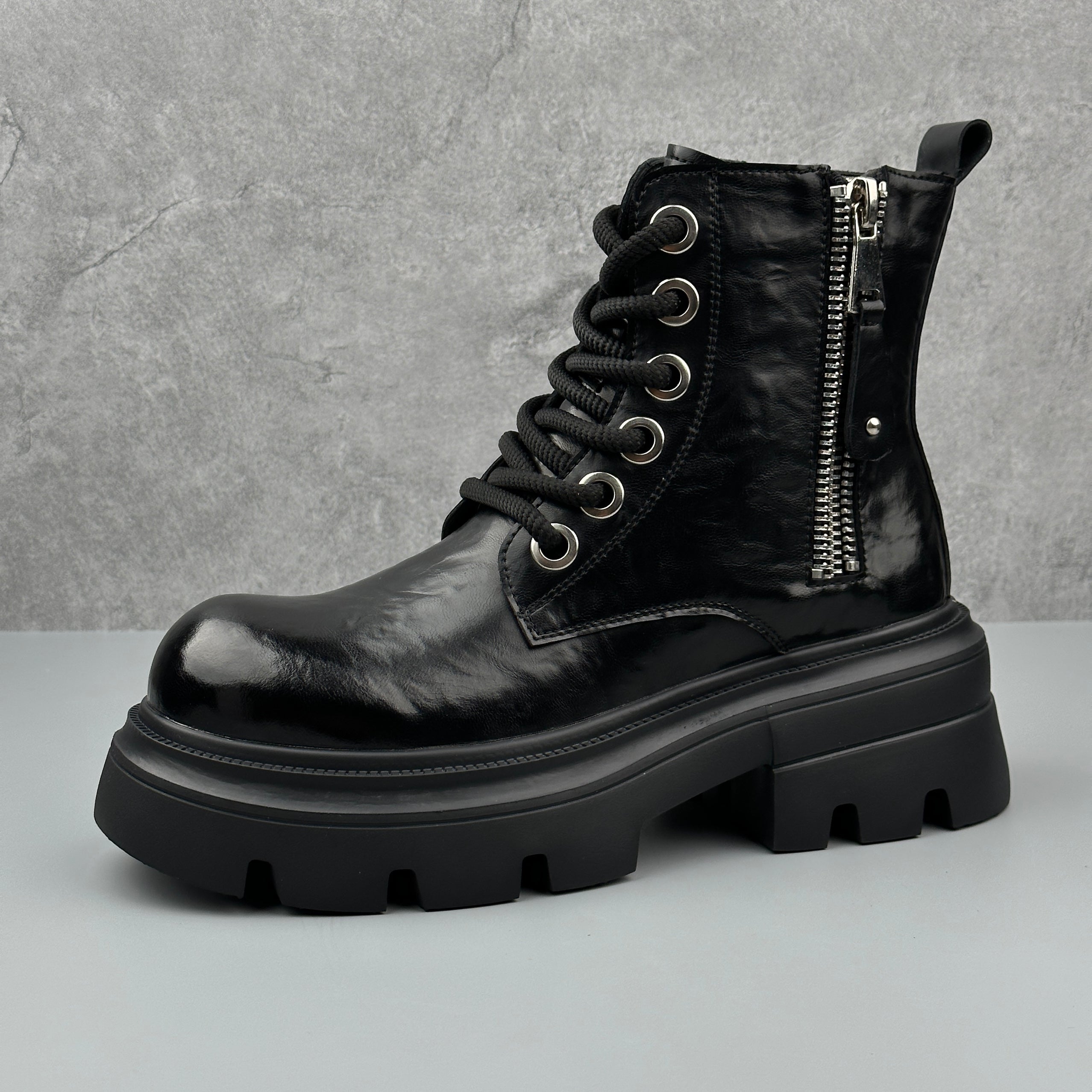 Hybriss Forge – Vintage Martin Boots