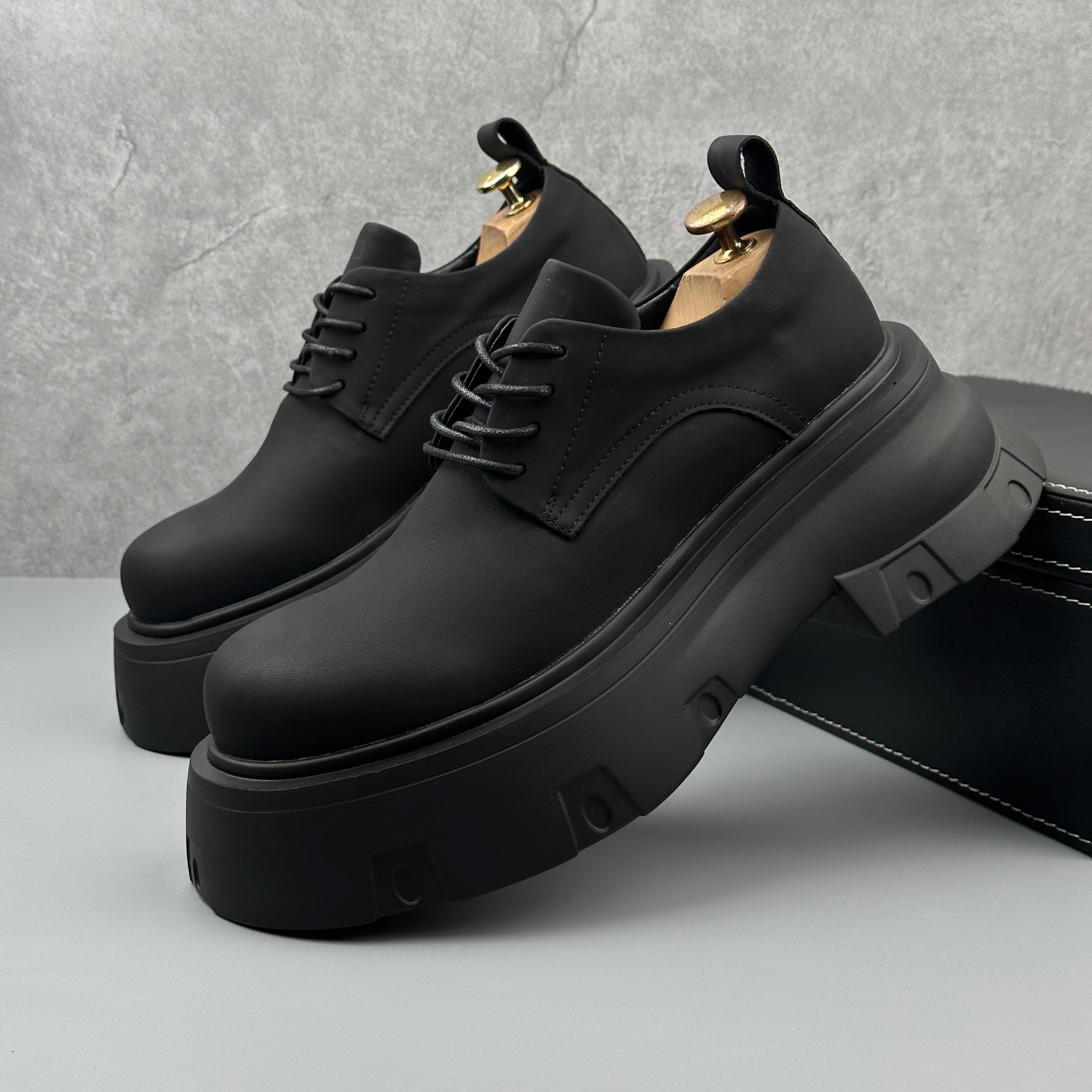 Hybriss Elevate One– Lace-Up Leather Shoes