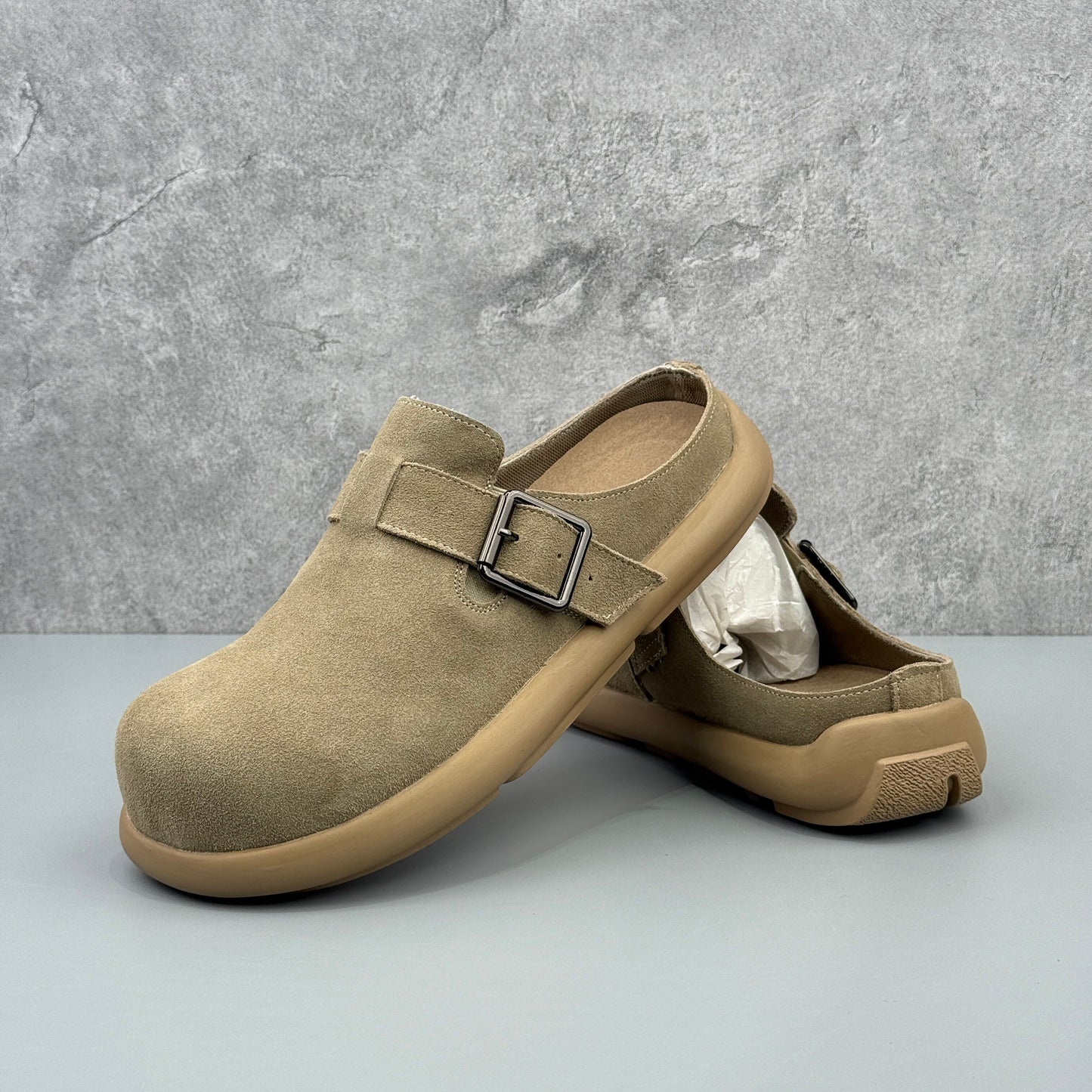 Hybriss Big-Head Suede Utility Clog