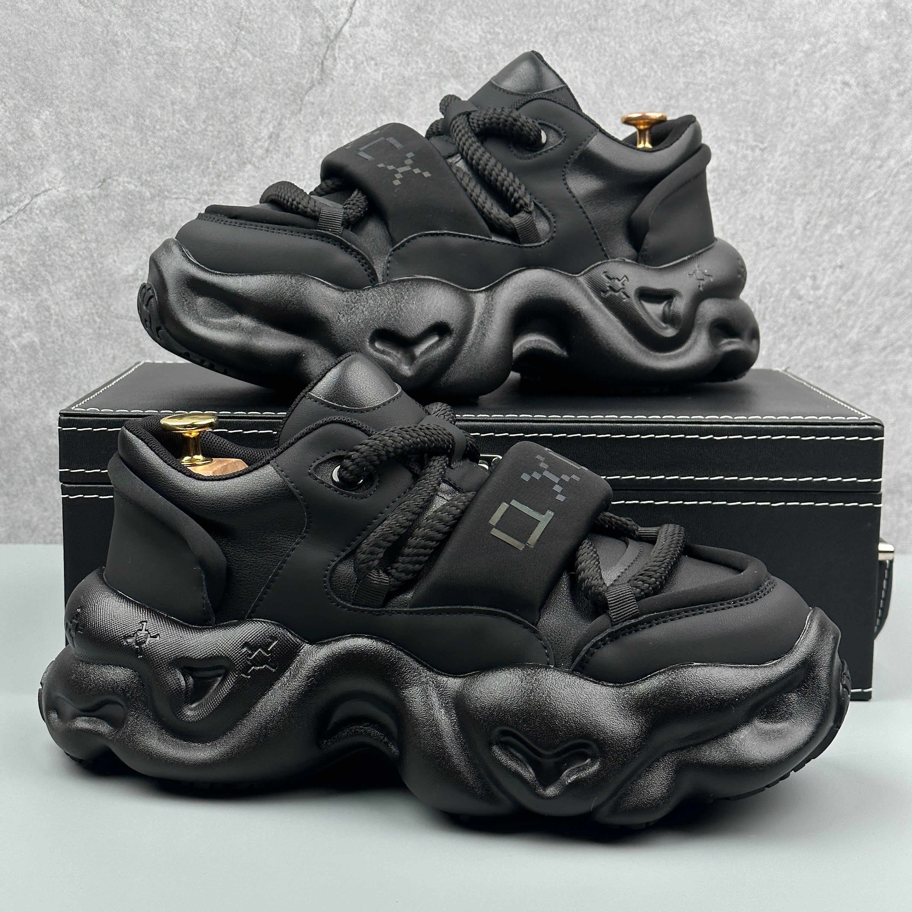 Hybriss WeaveCore Black– Youth Dad Shoes