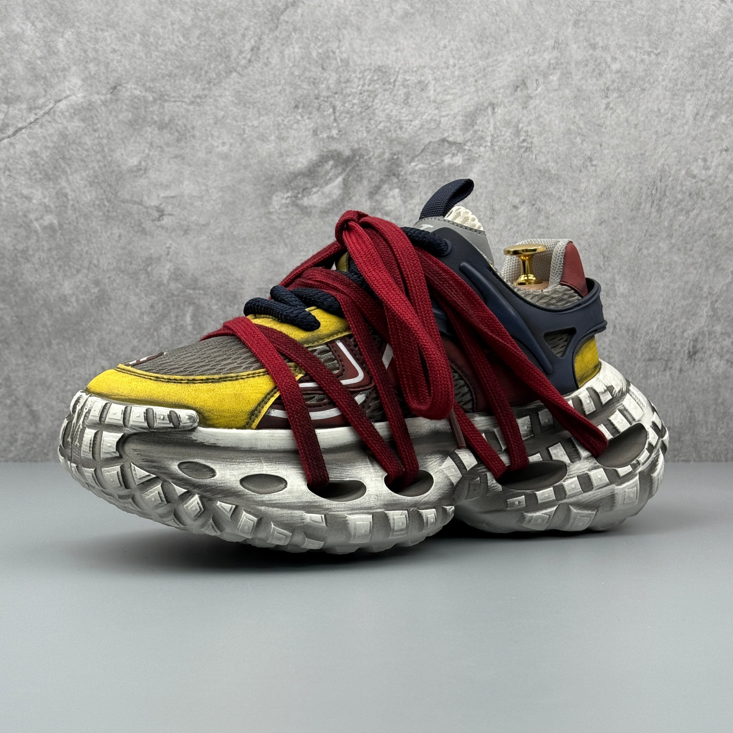 Hybriss DailyThread Anchor Red– Retro Dad Shoes