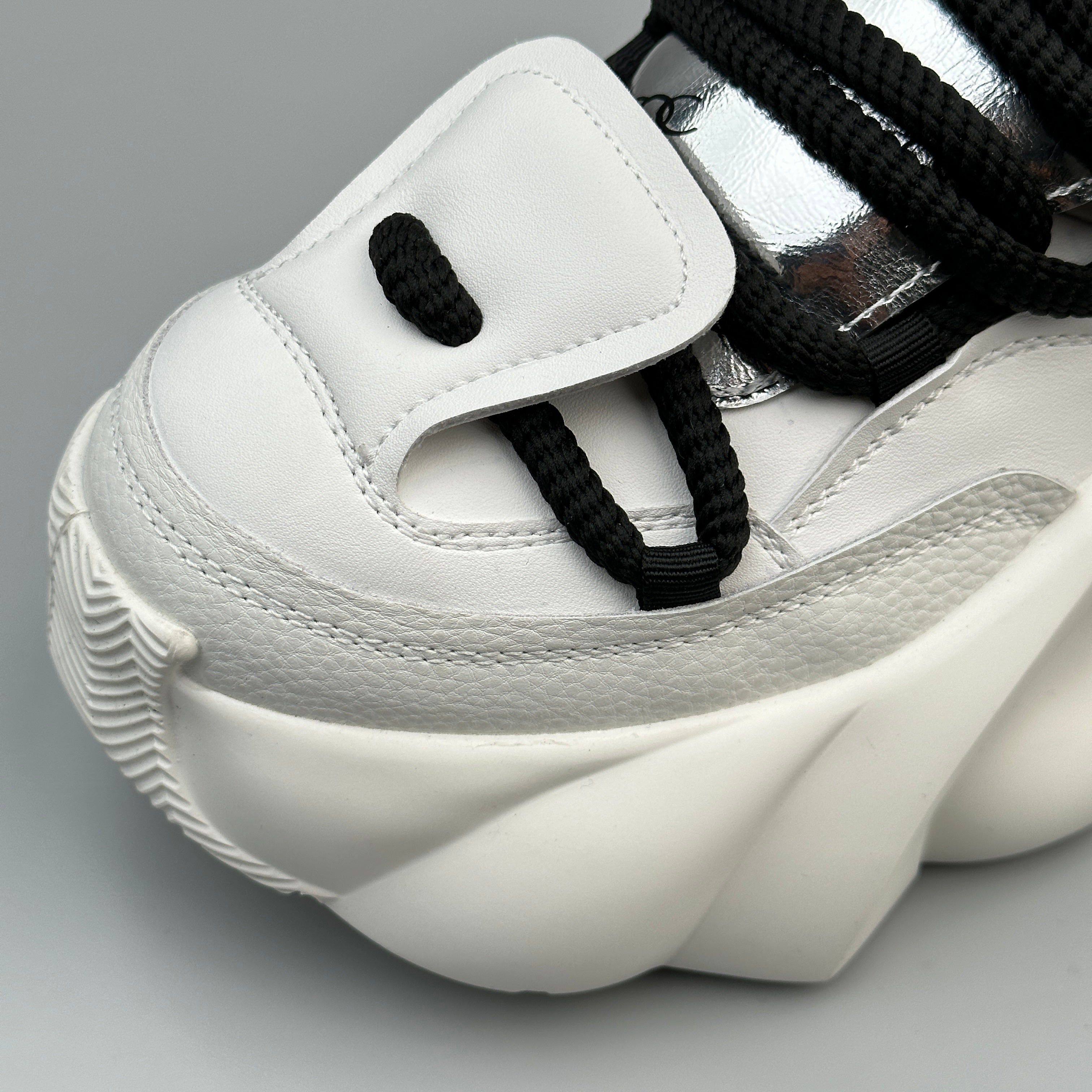 Hybriss SparkSplice Silver– Sporty Dad Shoes