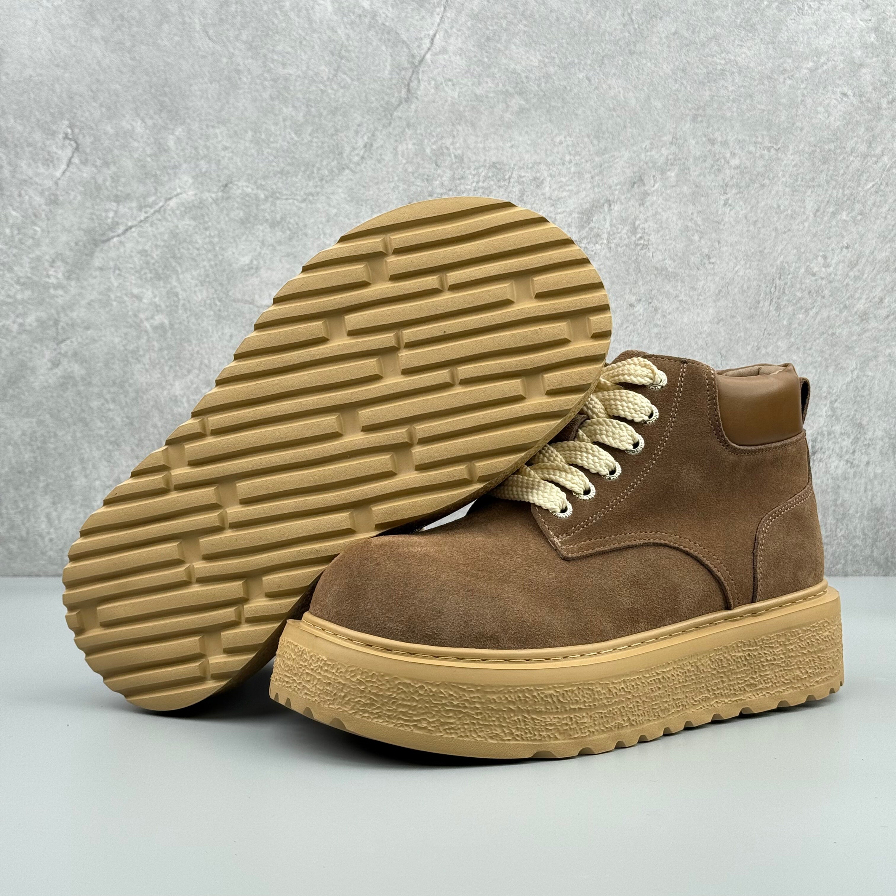 Hybriss VelvetNubuckMartin Camel– Short‑Tube Nubuck Leather Martin Boots