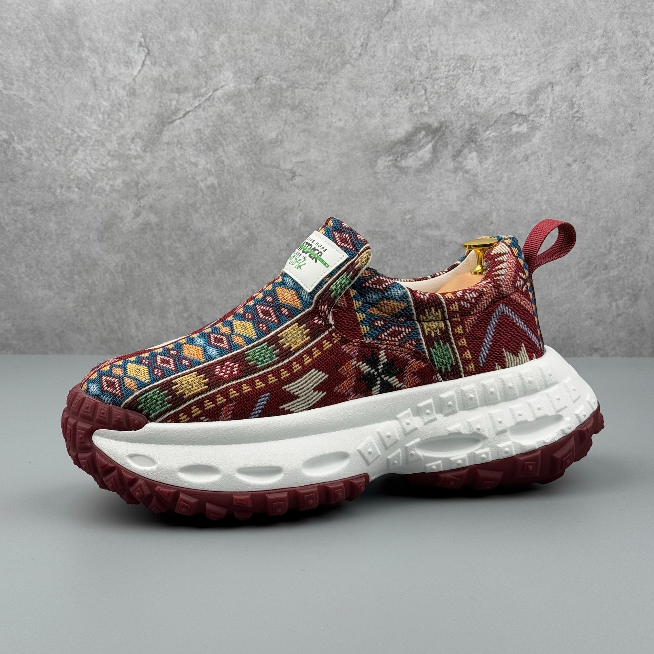 Hybriss Vnnsijie EmbroAir Red– Sporty Casual Slip-On Shoes