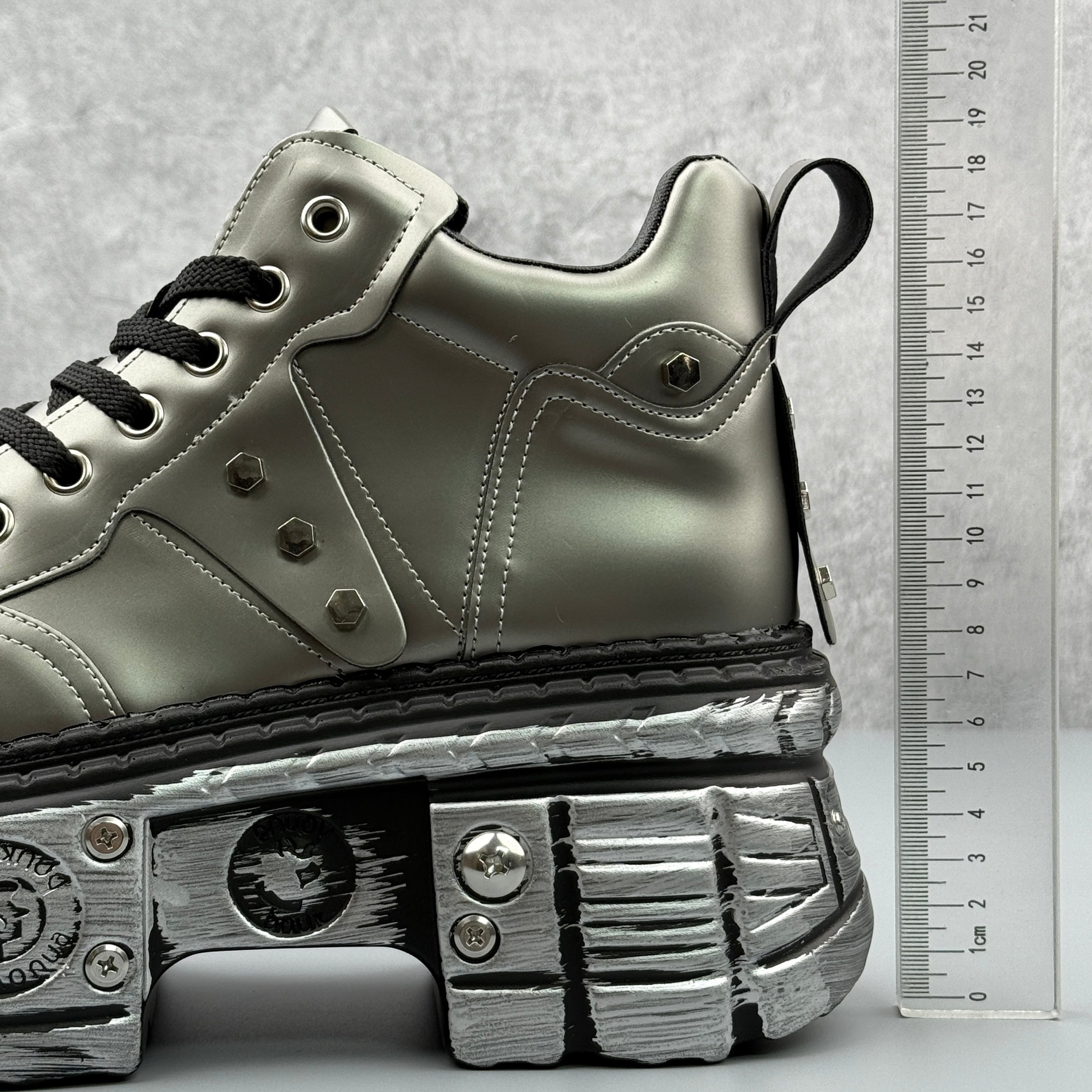 Hybriss Riot– Punk Martin Boots