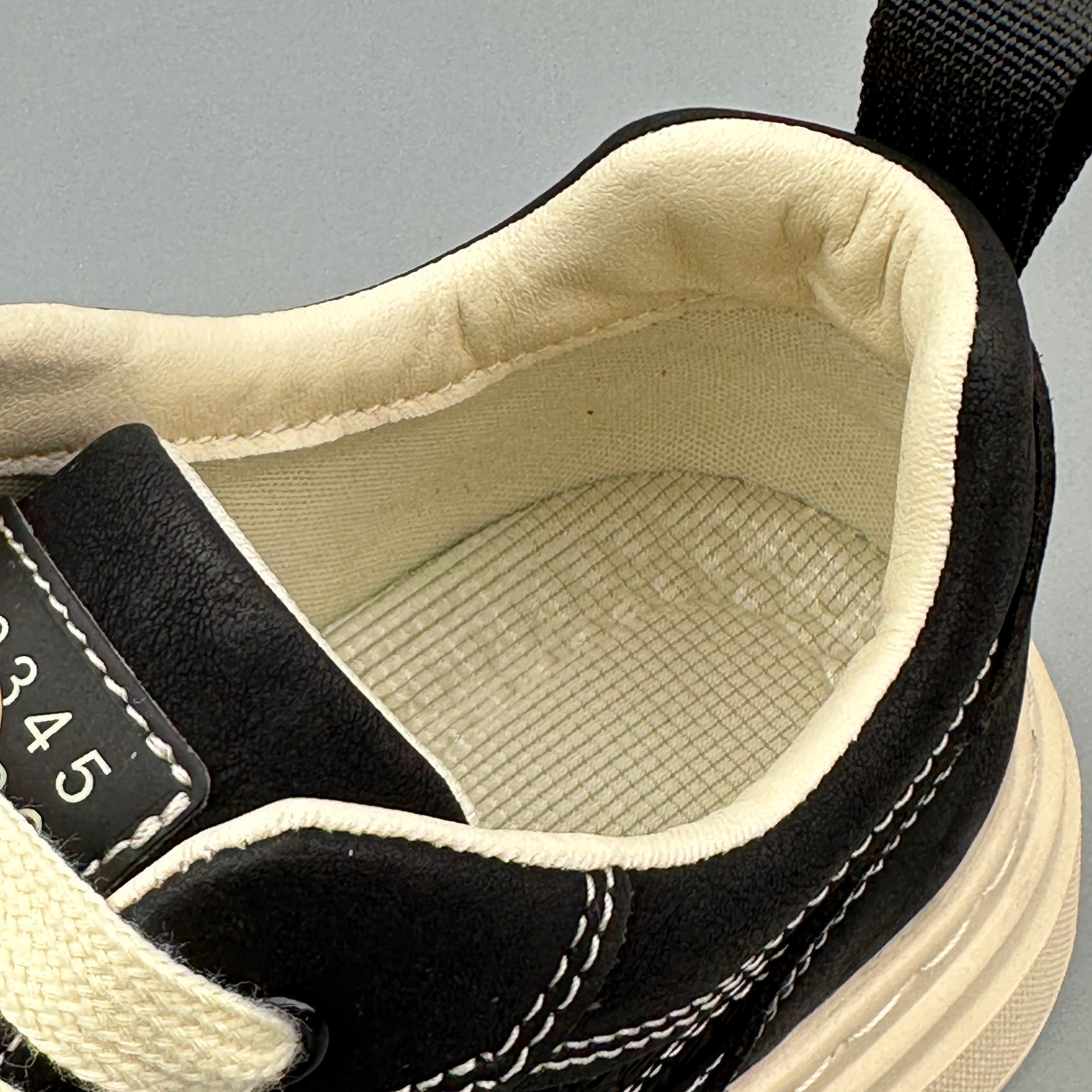 Hybriss ThreadLine – Schlichte Mikrofaserleder Sneakers