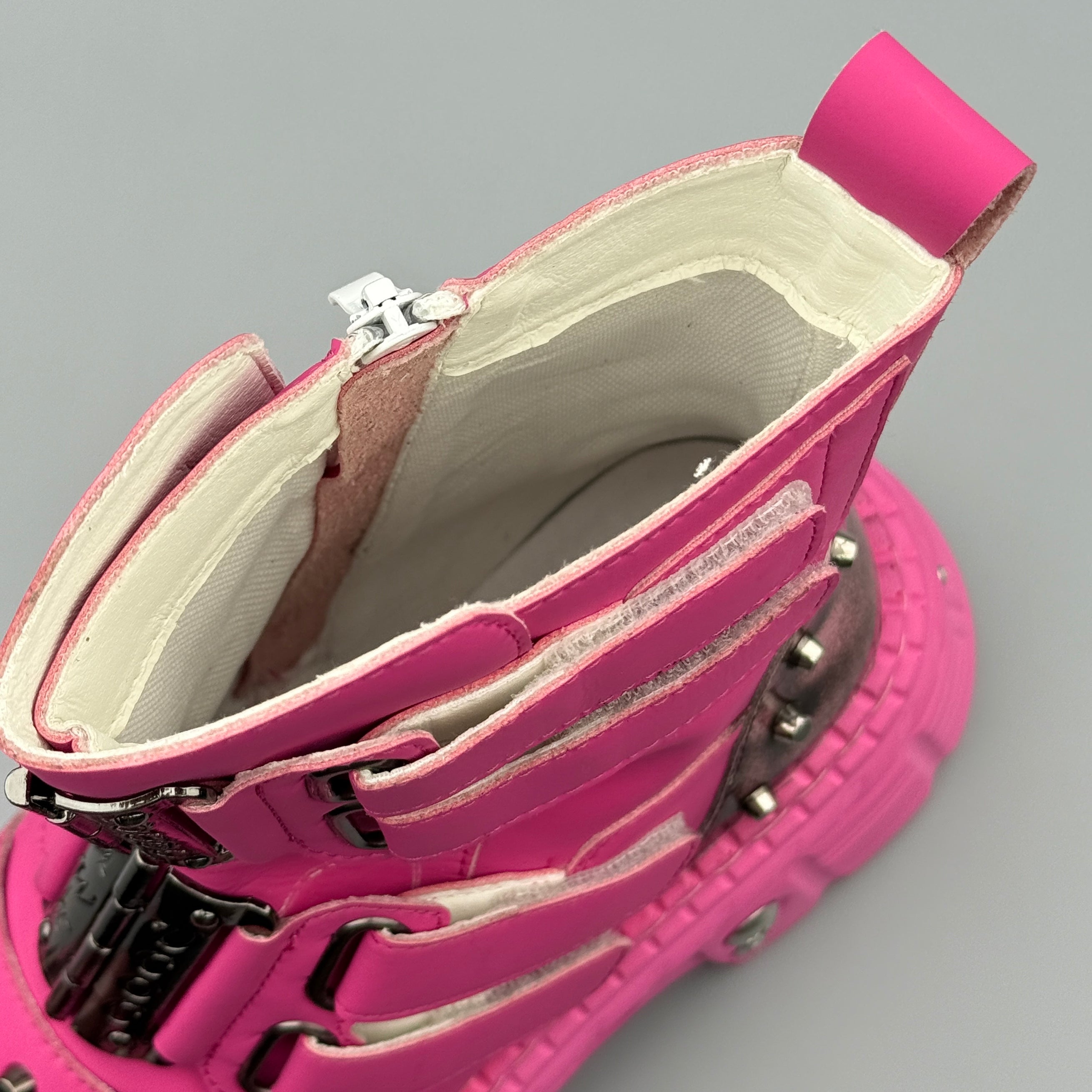 Hybriss Rampart– Martin Boots with Rivet Detail