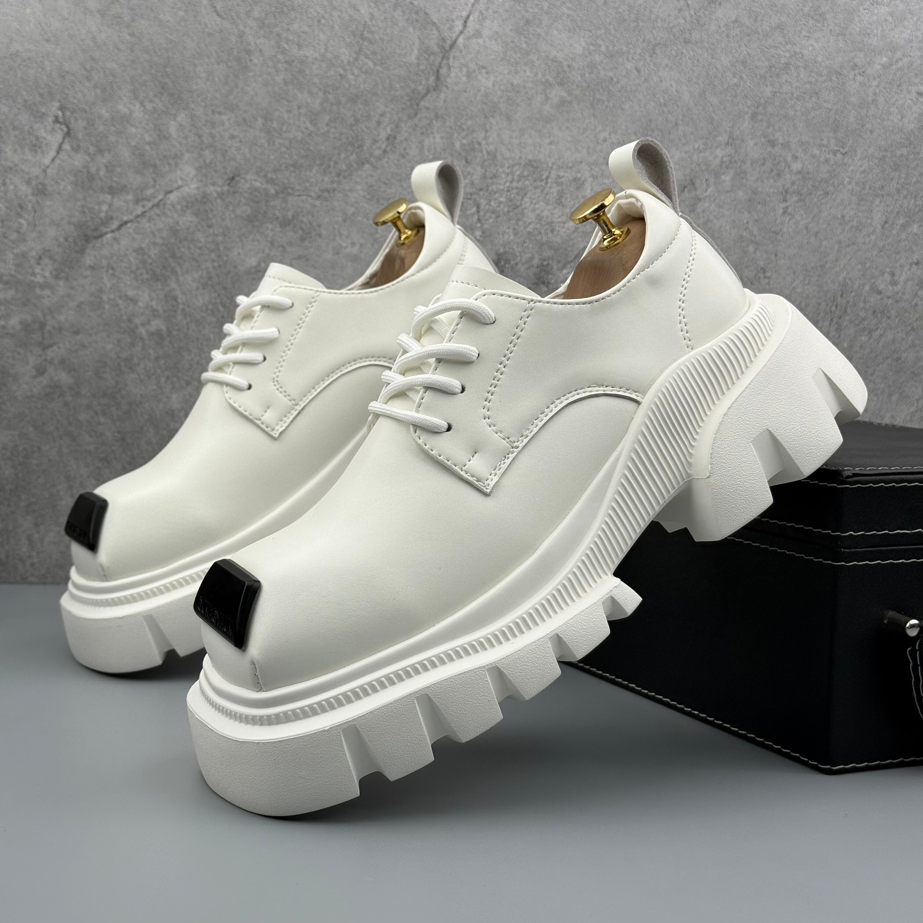 Hybriss Linea White– Youth Square-Toe Casual Leather Shoes