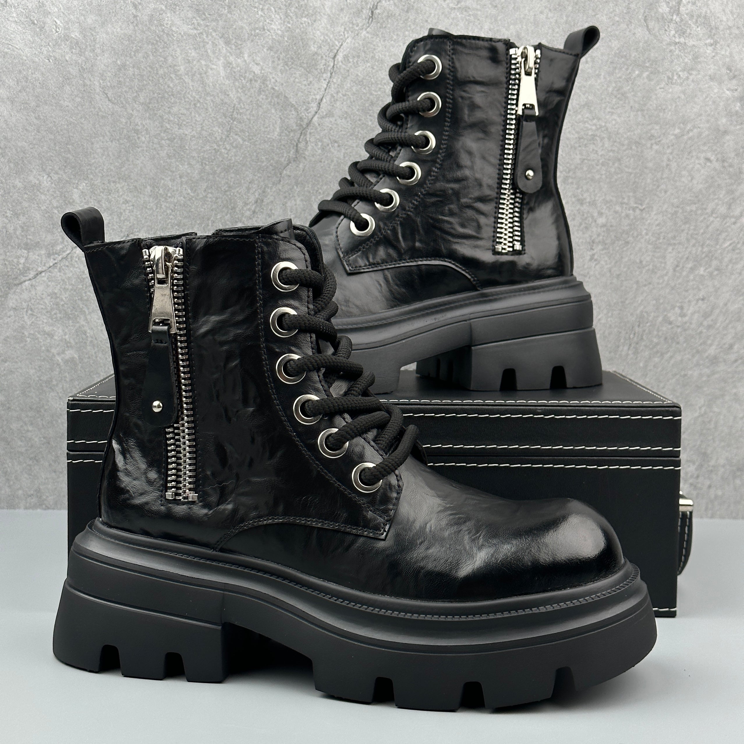 Hybriss Forge – Vintage Martin Boots