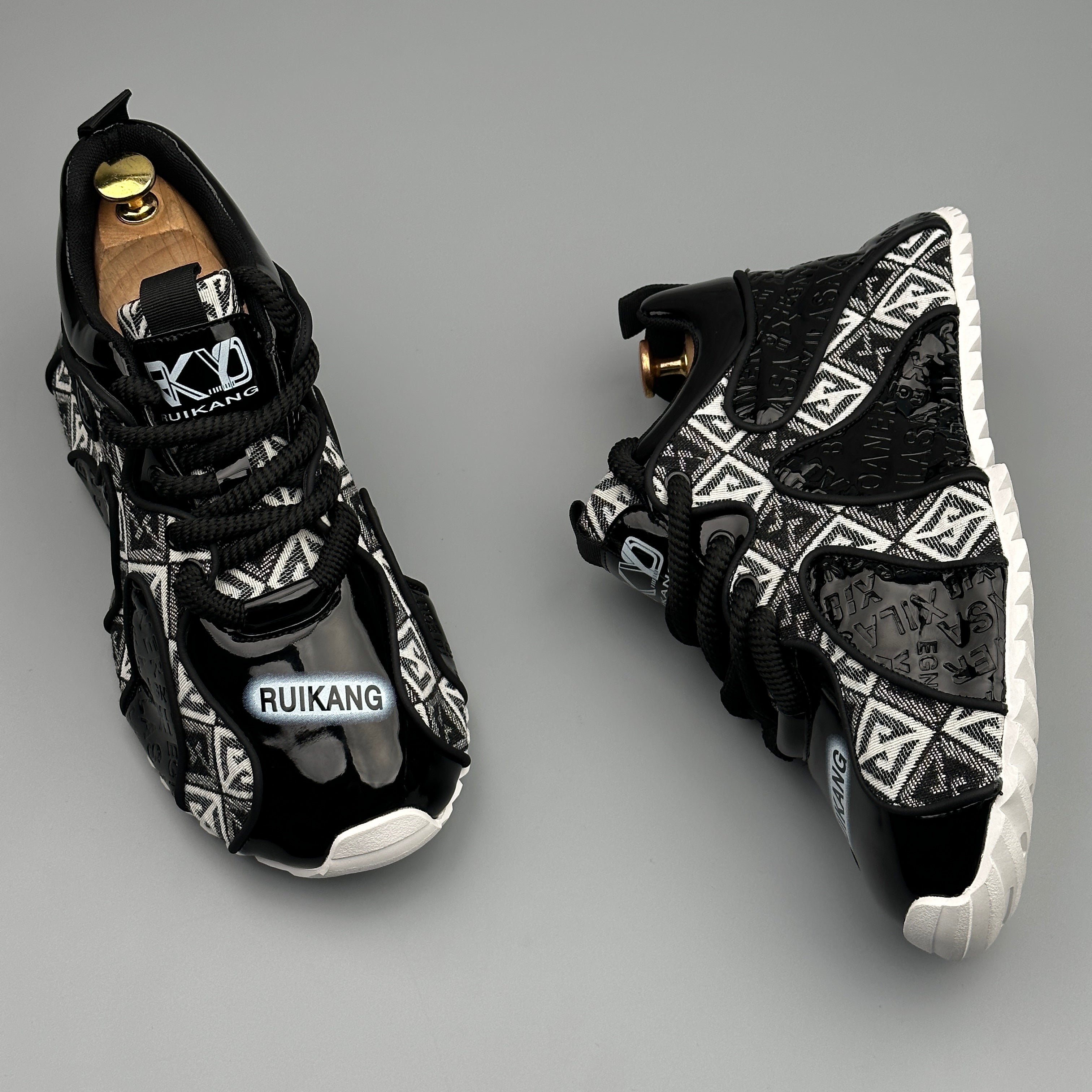 Hybriss Cabuncci EmbroLift Black– Casual Shoes