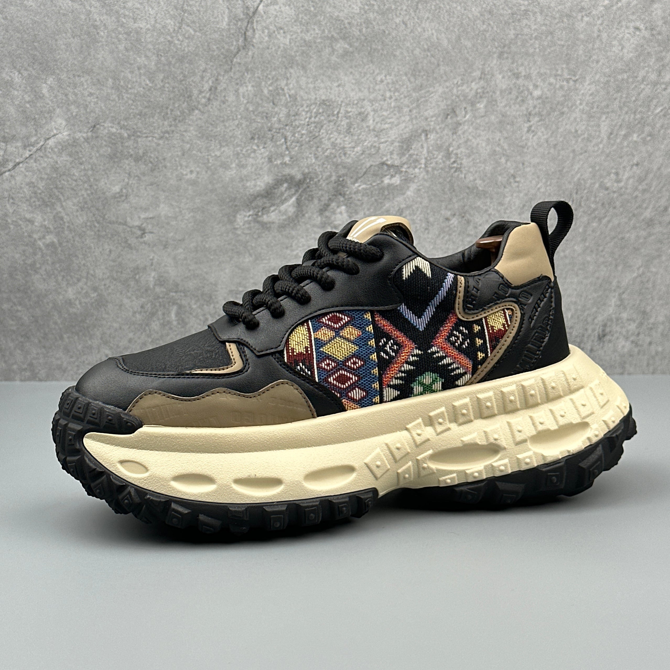 Hybriss EmbroRise Black– Youth Dad Shoes