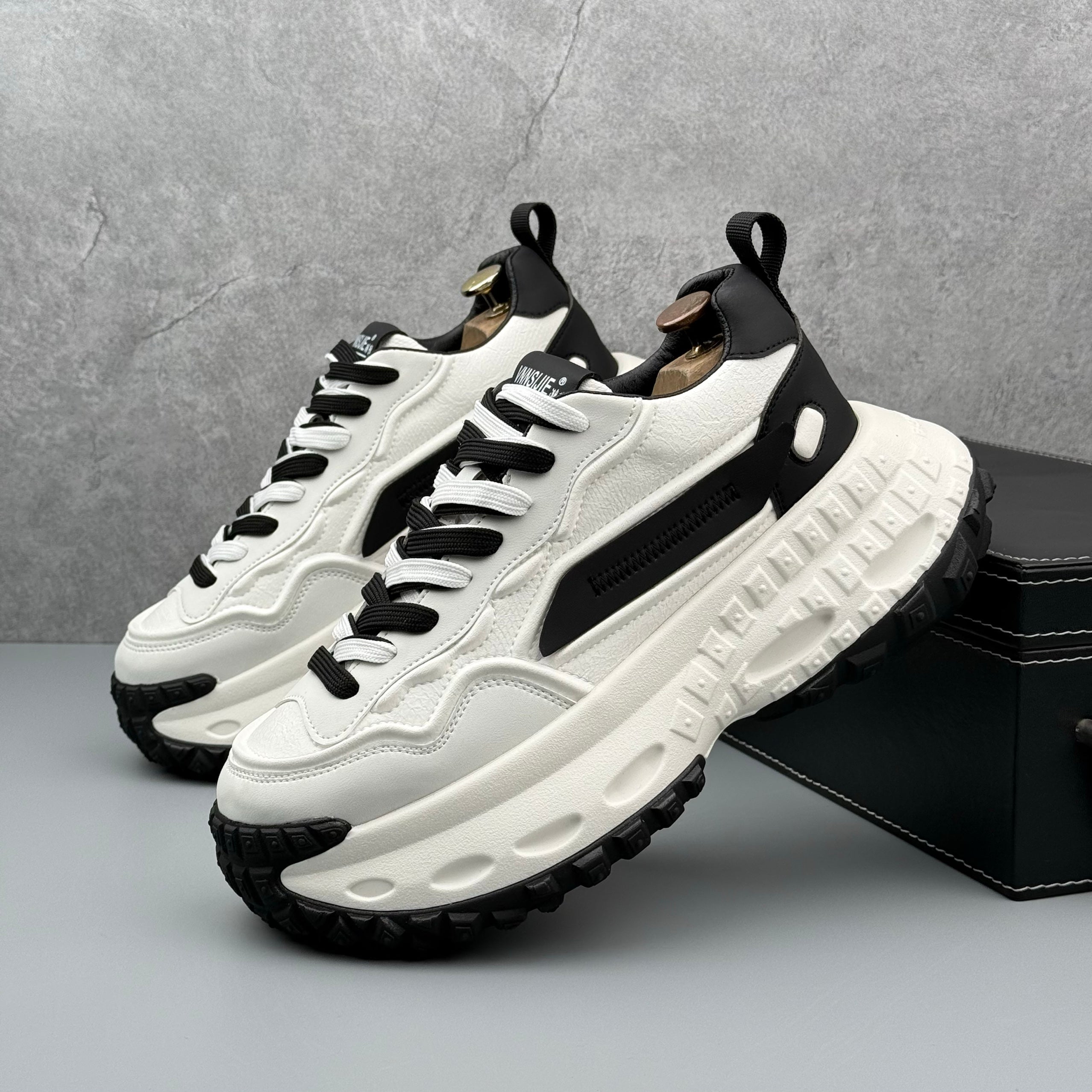 Hybriss ElevateCore Black White– Youth Dad Shoes