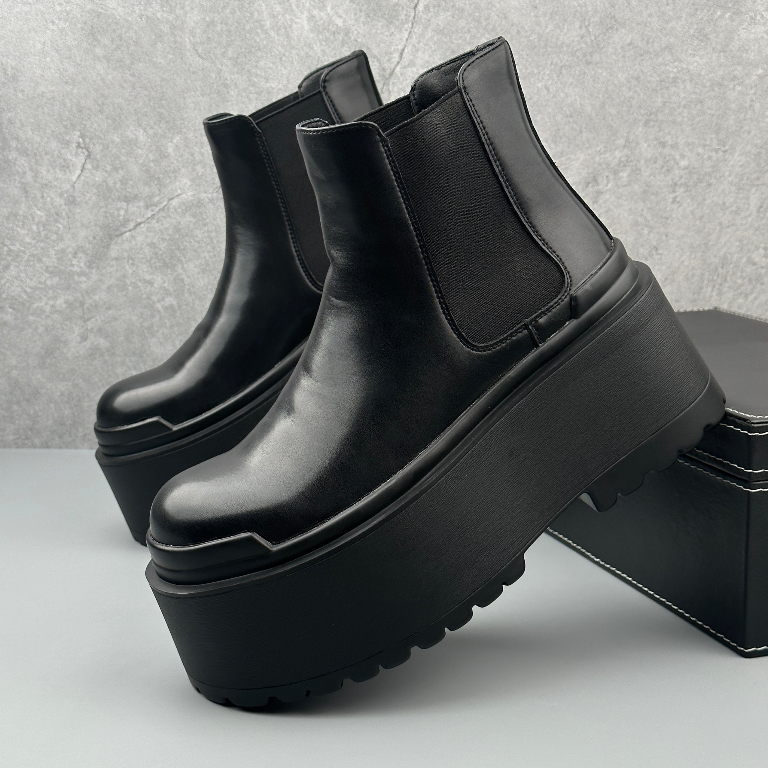 Hybriss Elevate– Chelsea Boots