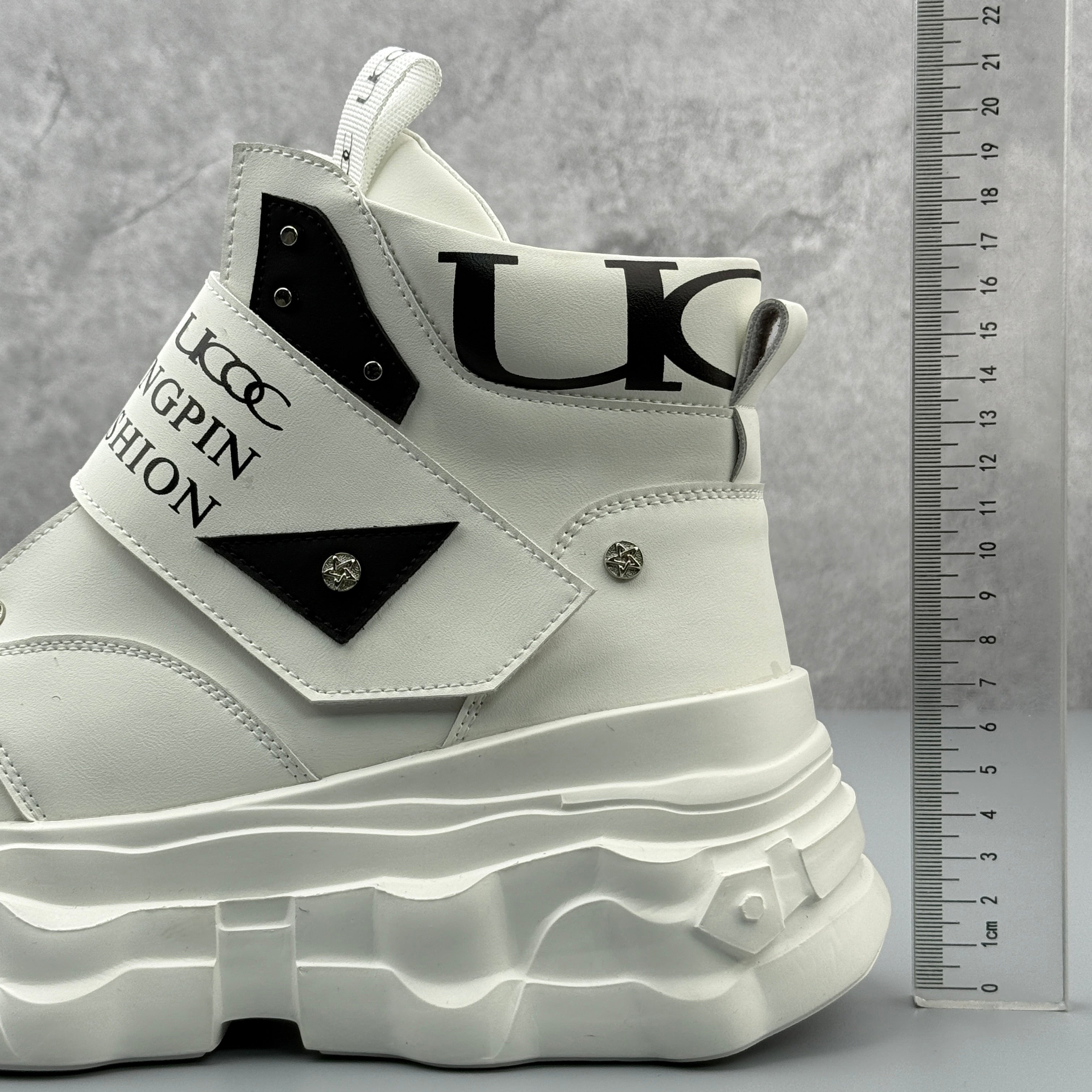 Hybriss Core– Minimalist Martin Boots