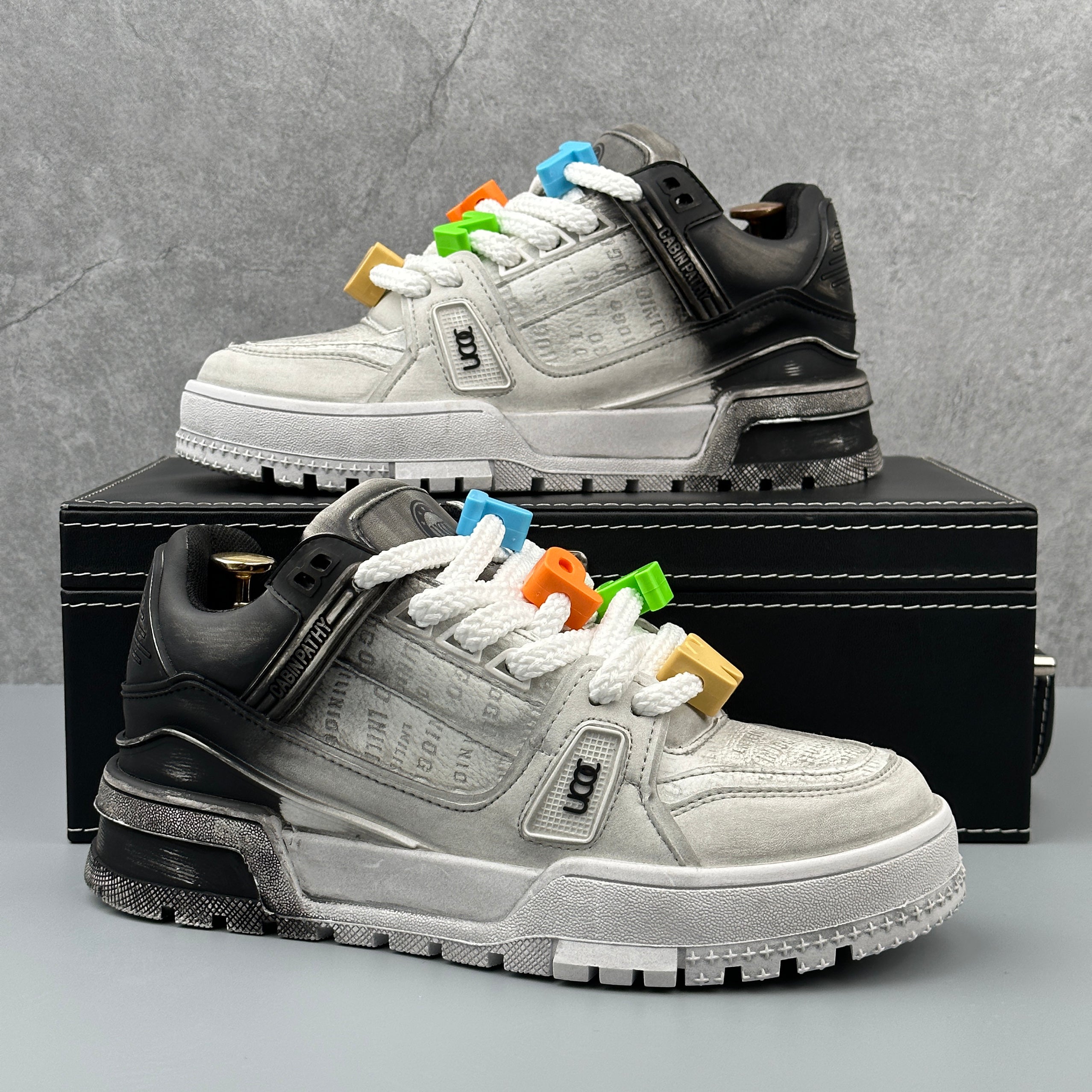 Hybriss EmbroCore Black White– PU & Mikrofaserleder Sneakers