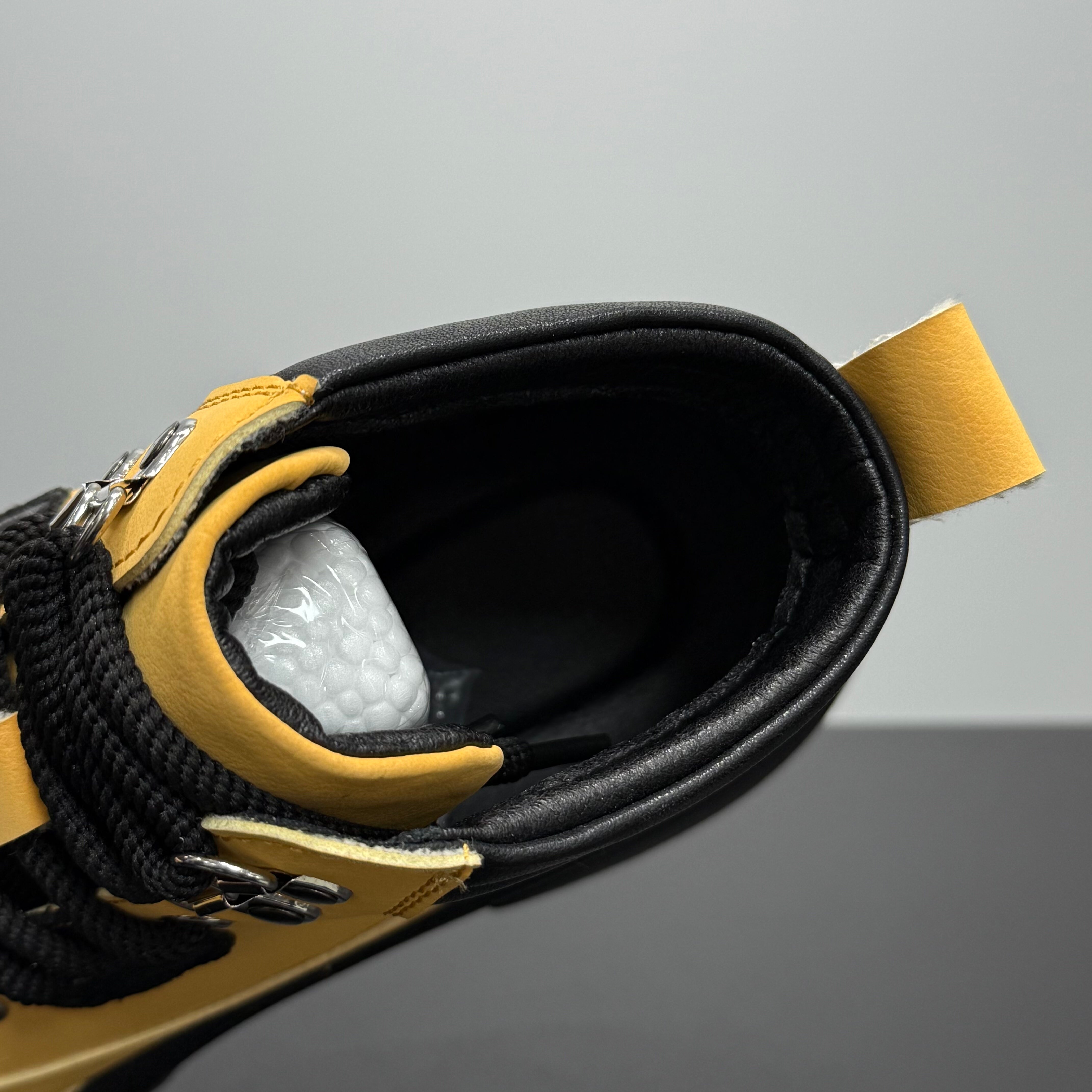 Hybriss Stride– Winter Martin Boots im Dr. Martens Stil