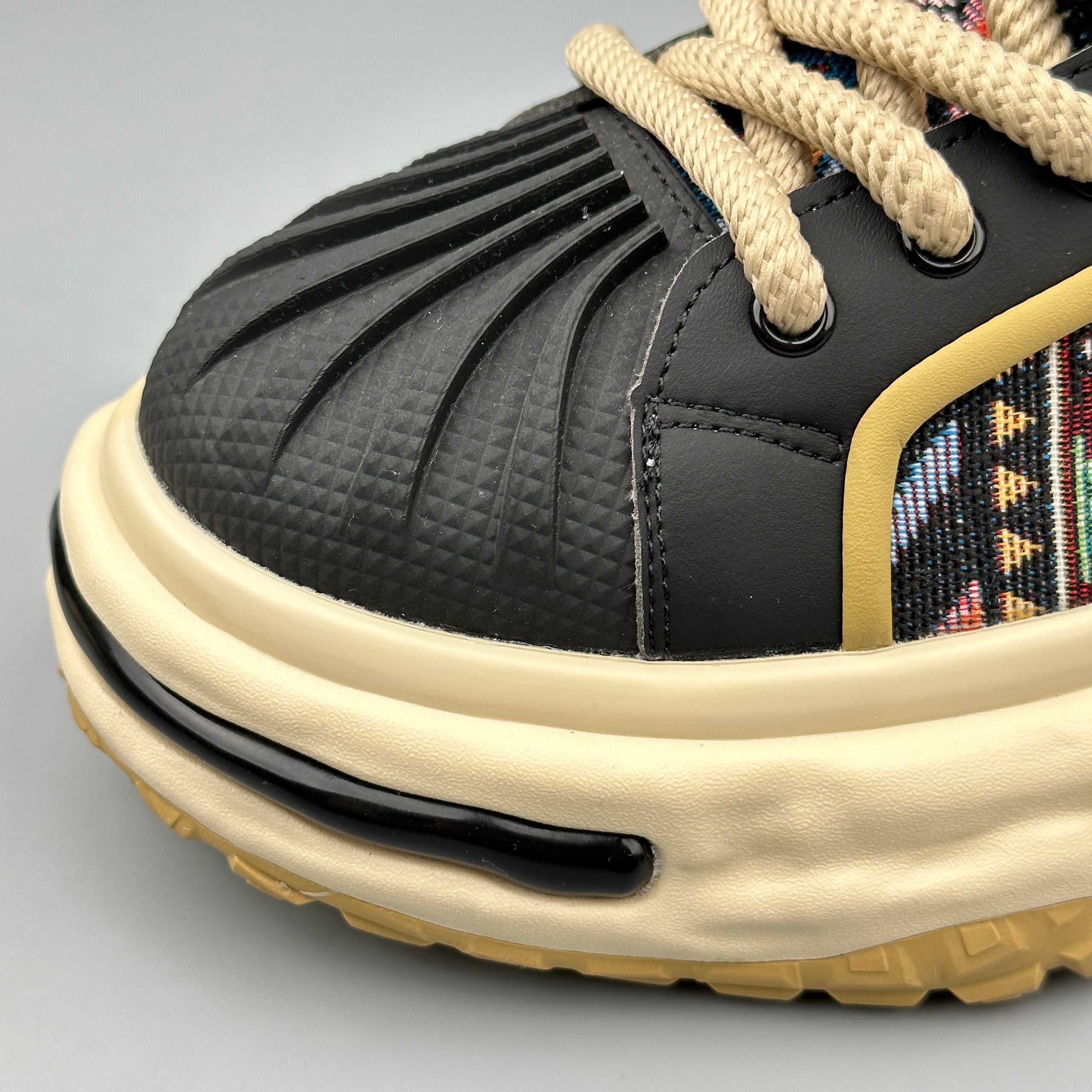 Hybriss VintageStitch Black– PU & Mikrofaserleder Sneakers