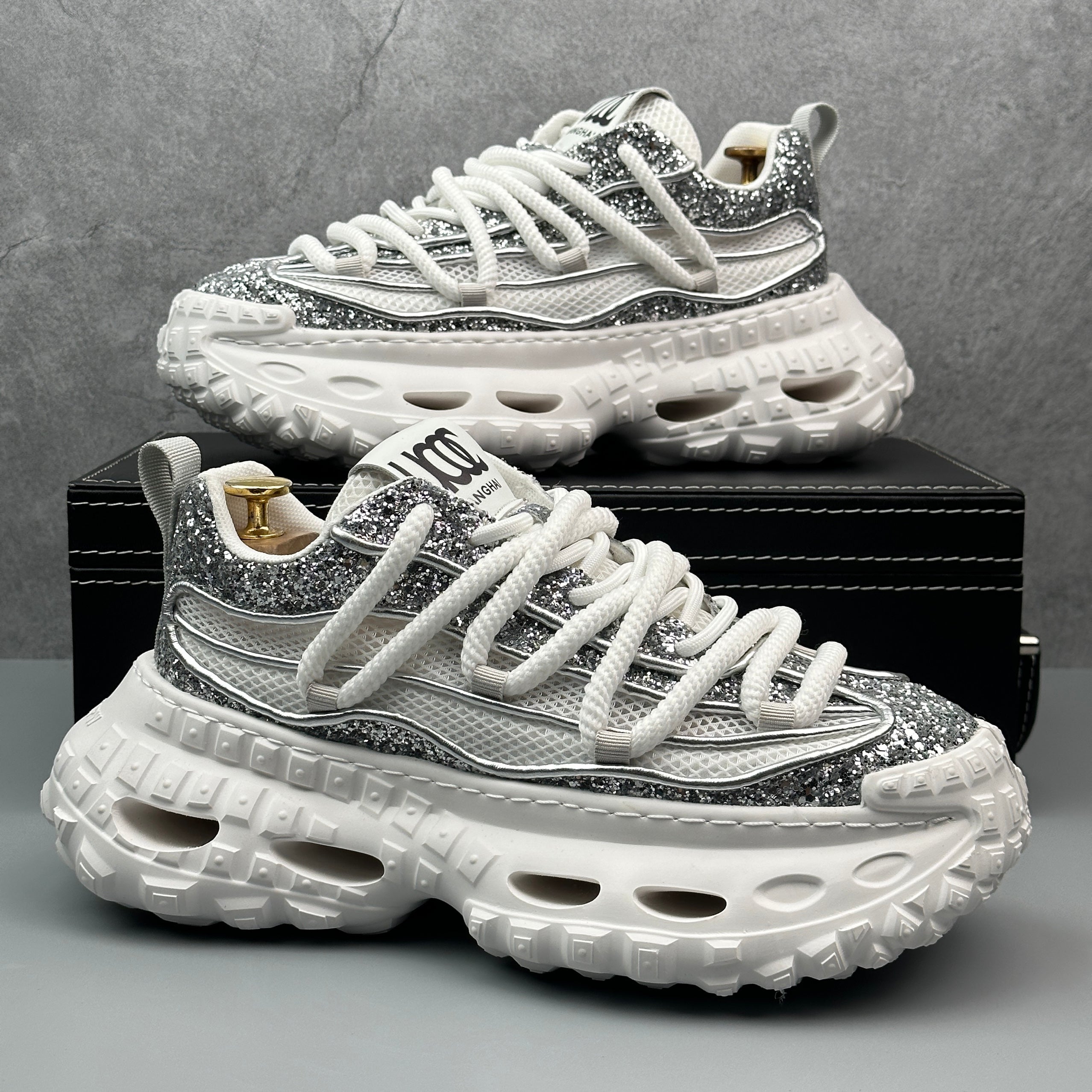 Hybriss ShineWeave White– Youthful Dad Shoes