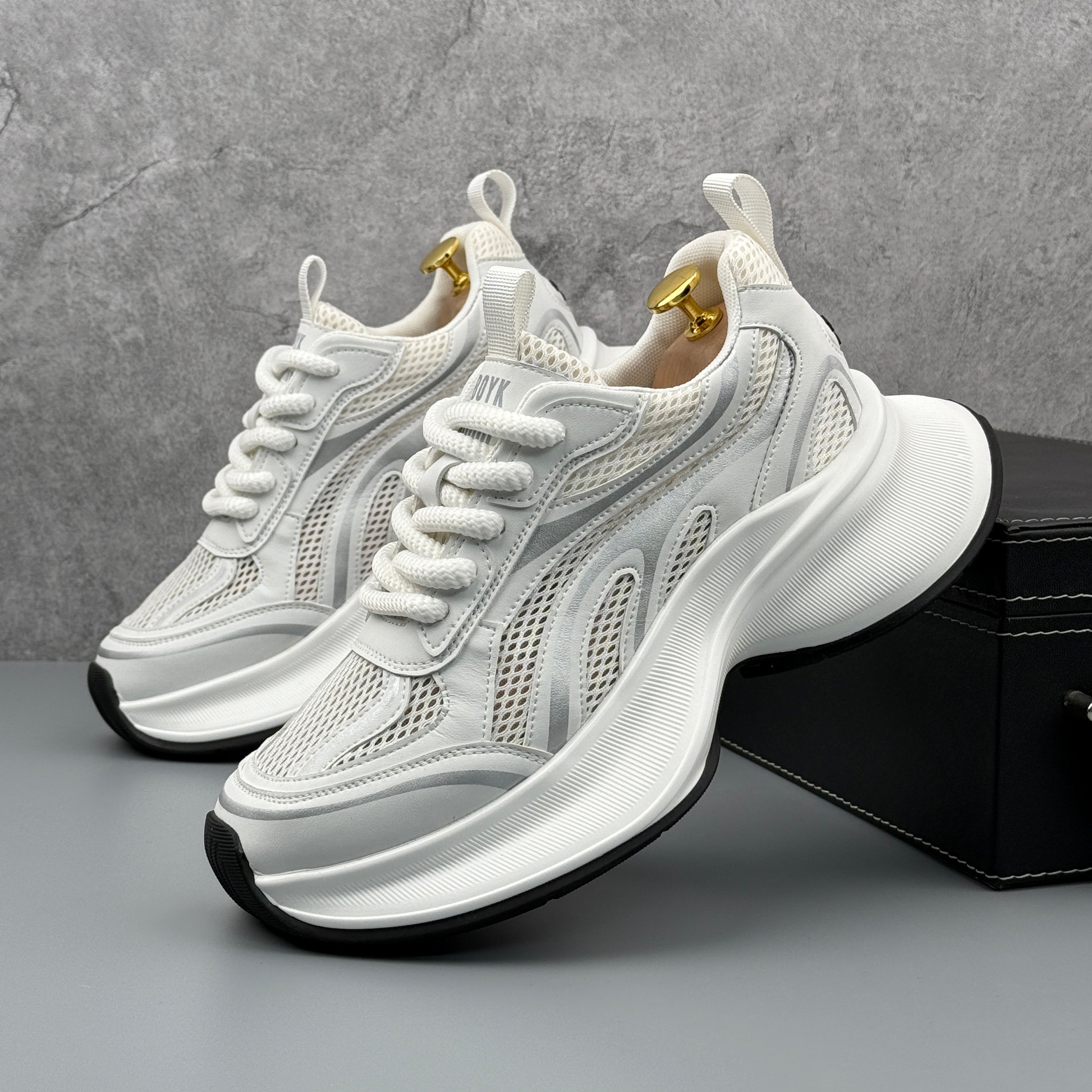 Hybriss UCOC EnerLift White– Youth Dad Shoes