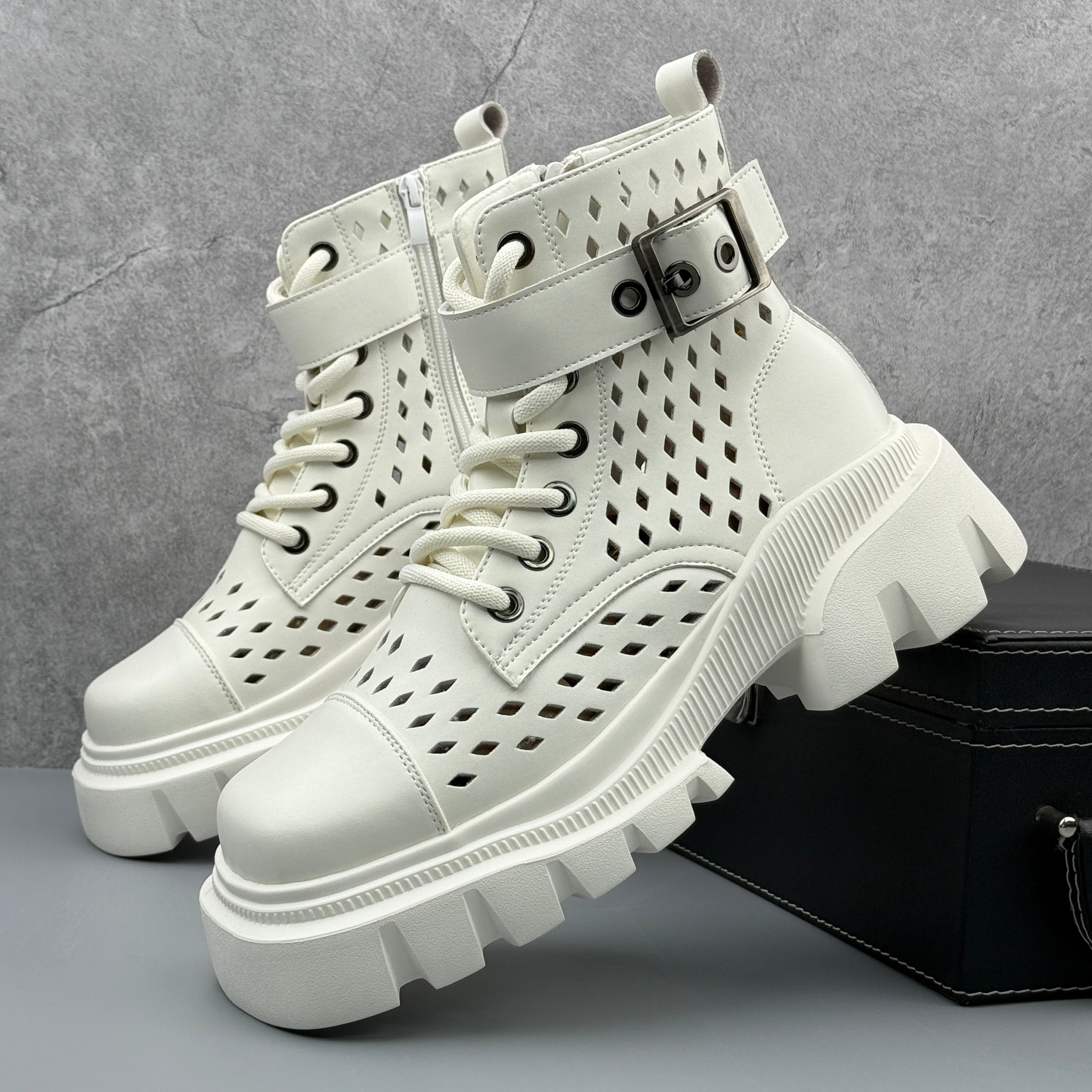 Hybriss Axis– Square Toe Martin Boots