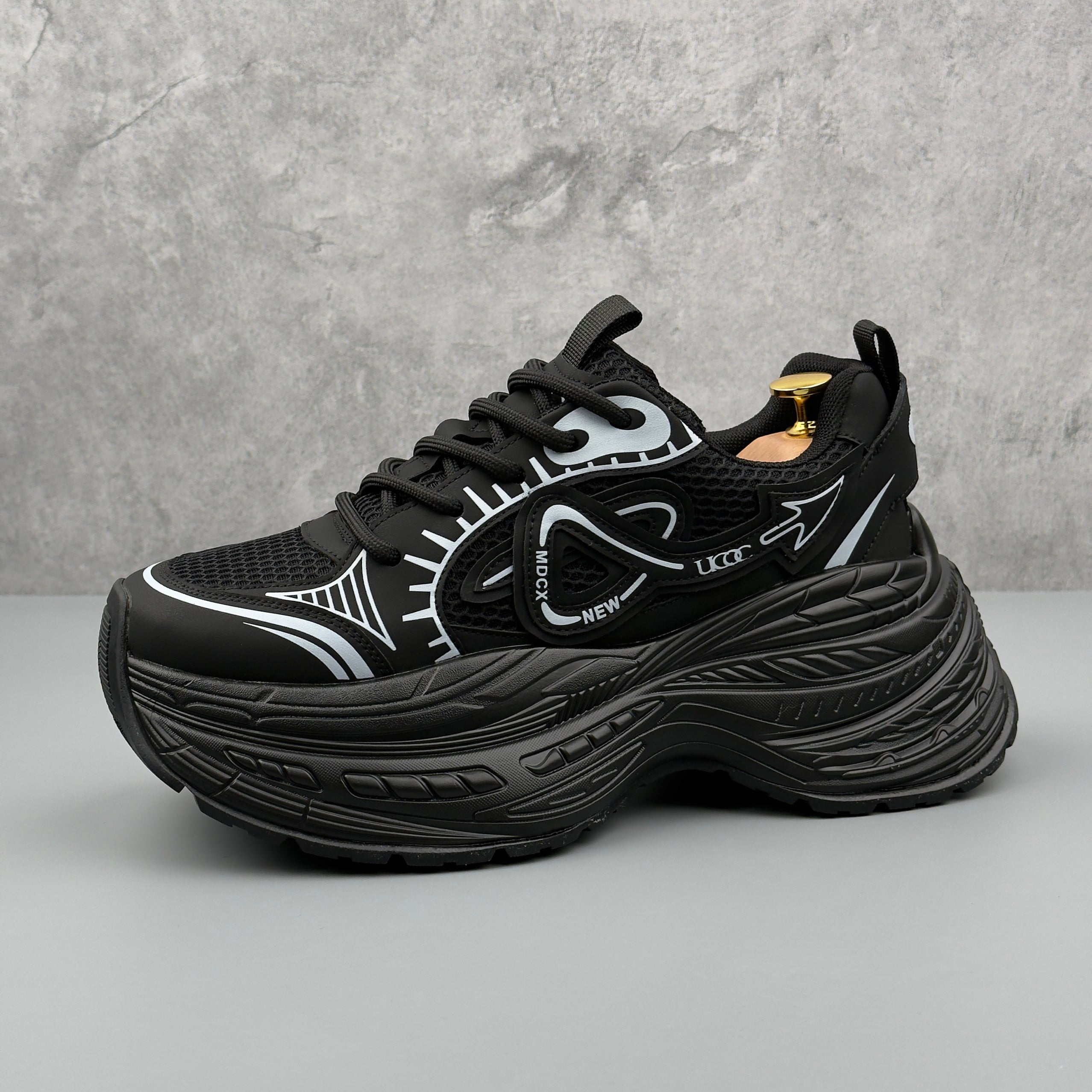 Hybriss UCoc PlainRise Black– Youthful Dad Shoes