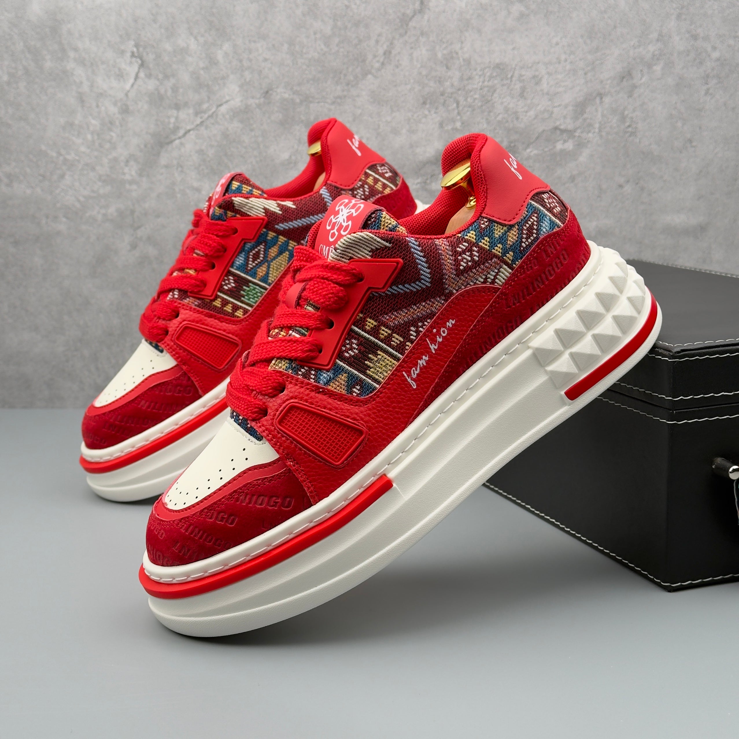 Hybriss EmbroStitch Red– Stoff & Mischmaterial Sneakers