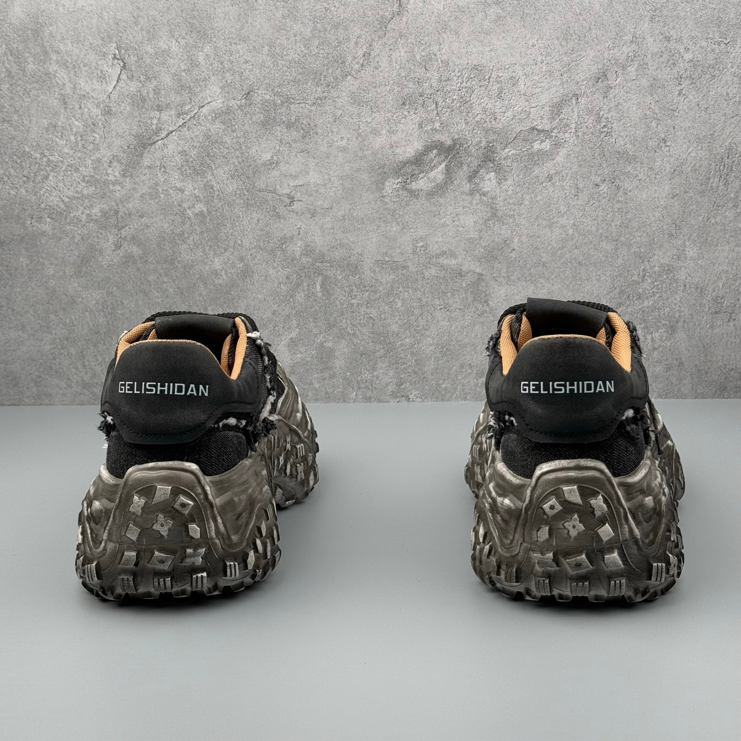 Hybriss UCOC TasselRise Black– Youth Dad Shoes