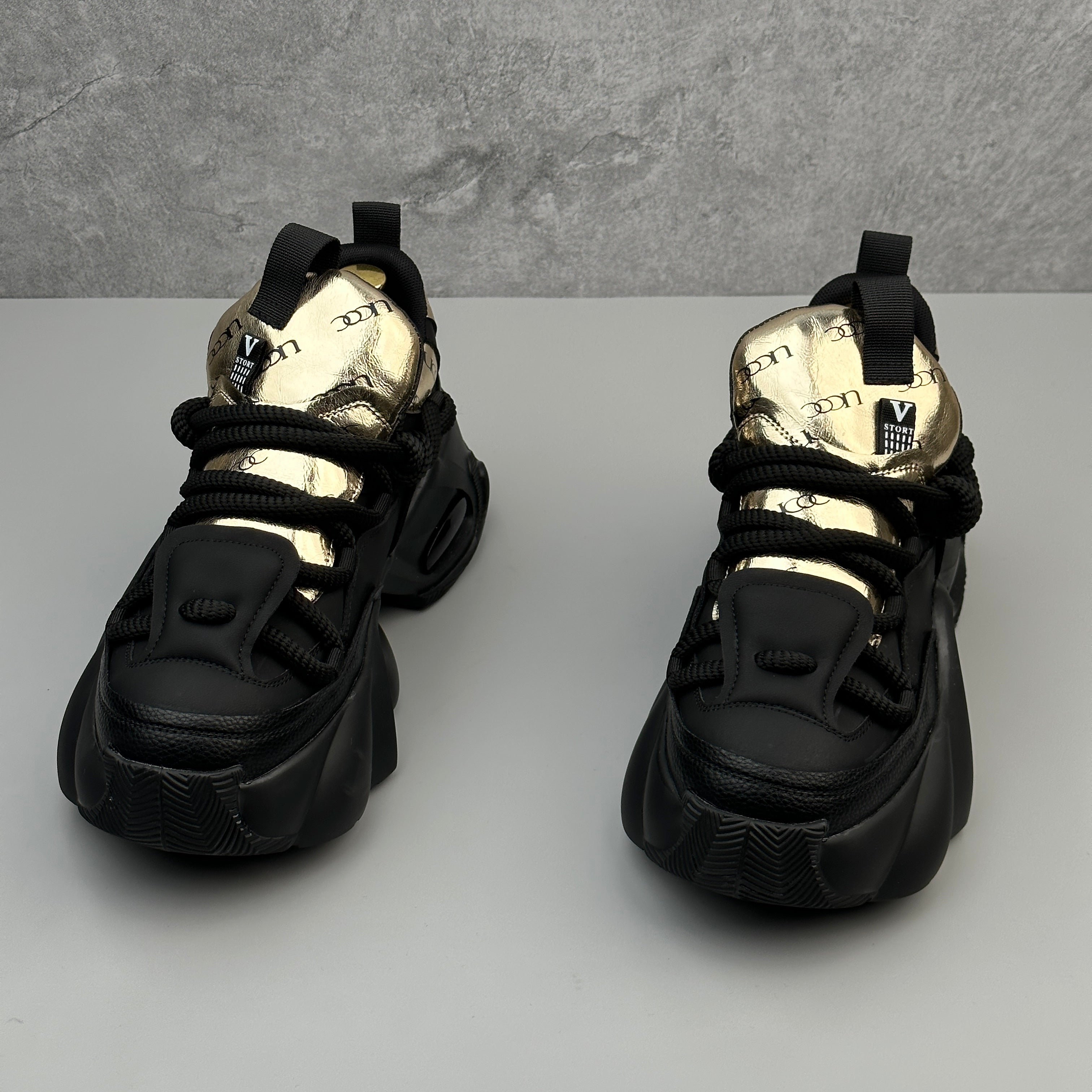 Hybriss SparkSplice Black Gold– Sporty Dad Shoes