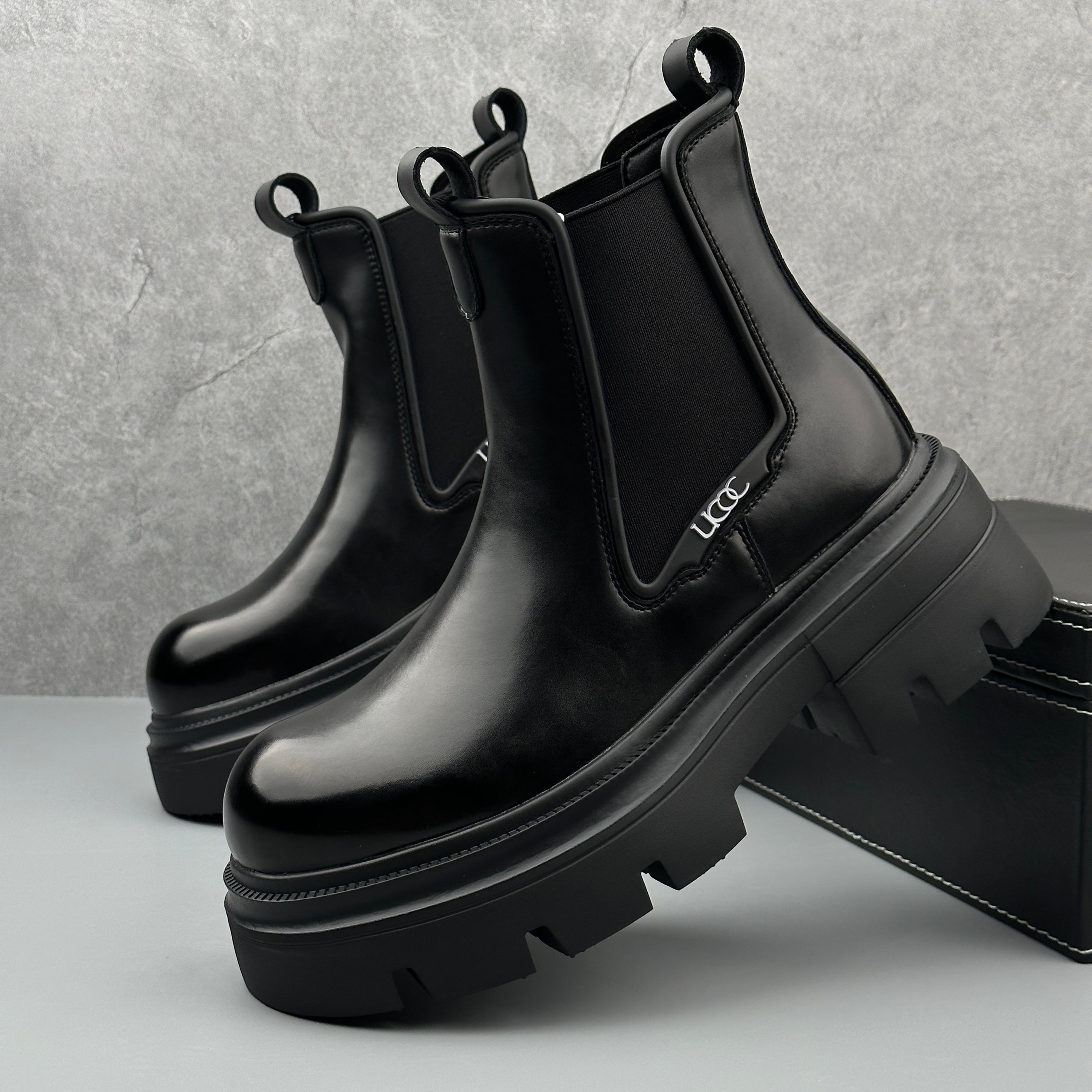 Hybriss Dominion– Mid-Ankle Chelsea Boots