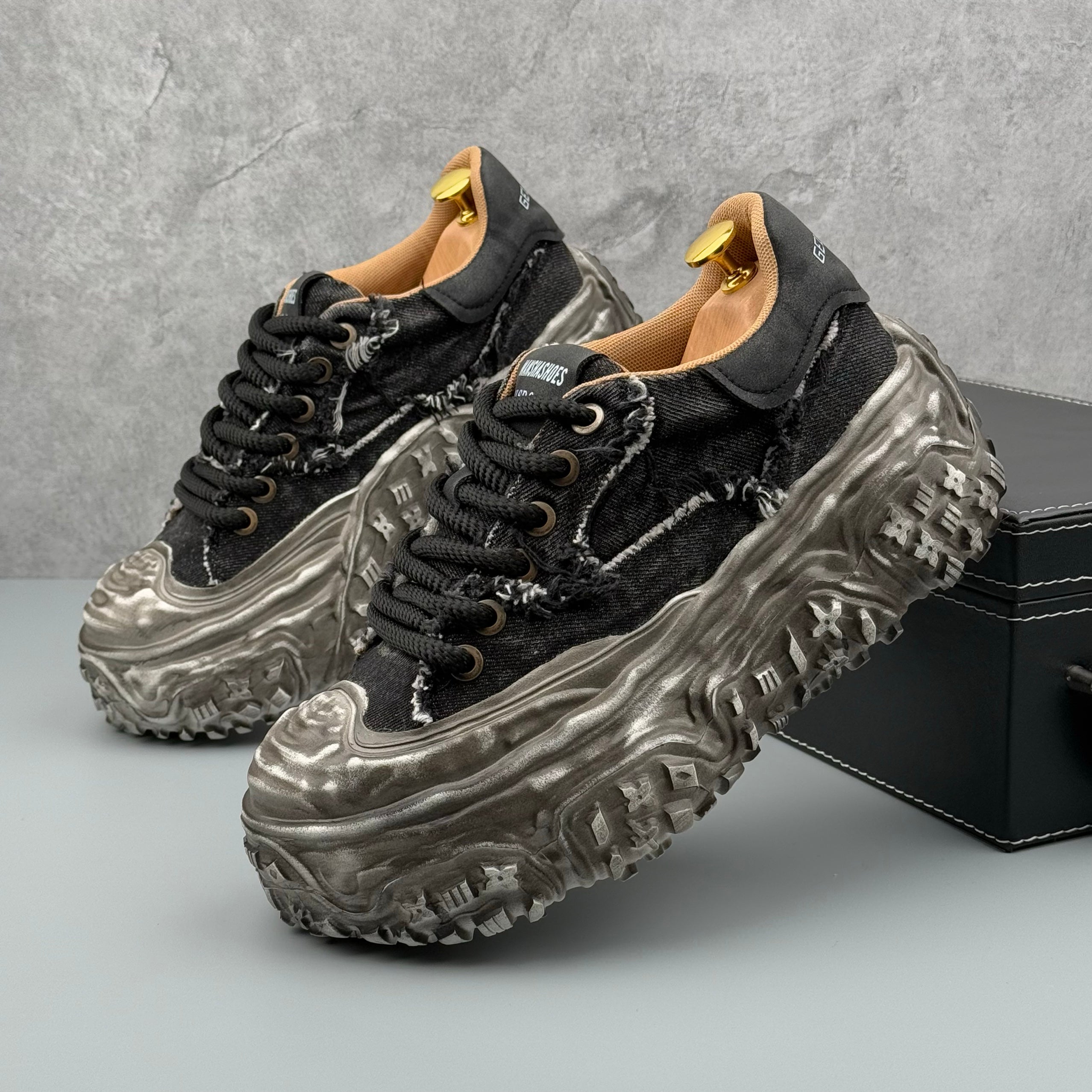 Hybriss UCOC TasselRise Black– Youth Dad Shoes