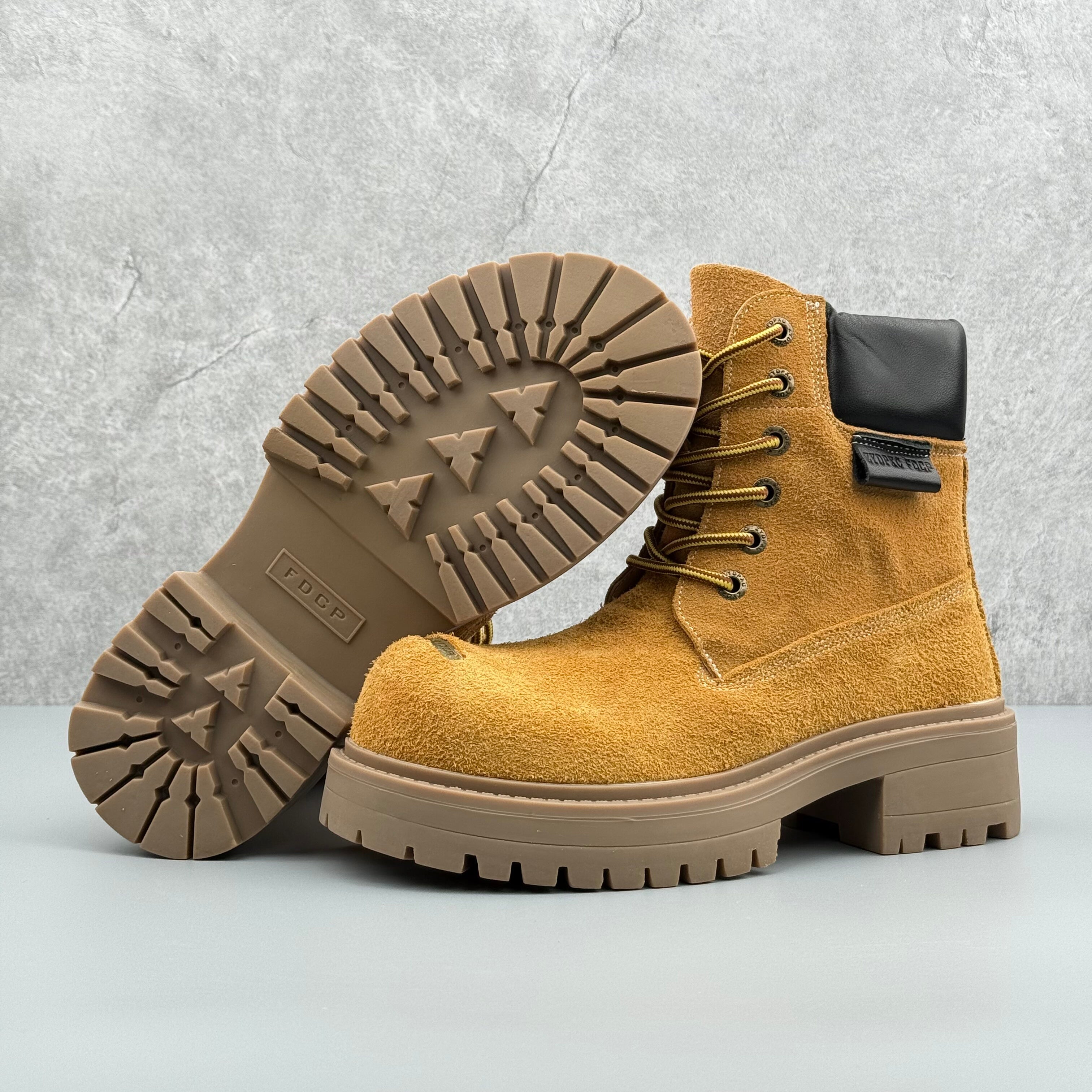 Hybriss Threadmore Apricot– Martin Boots in English style