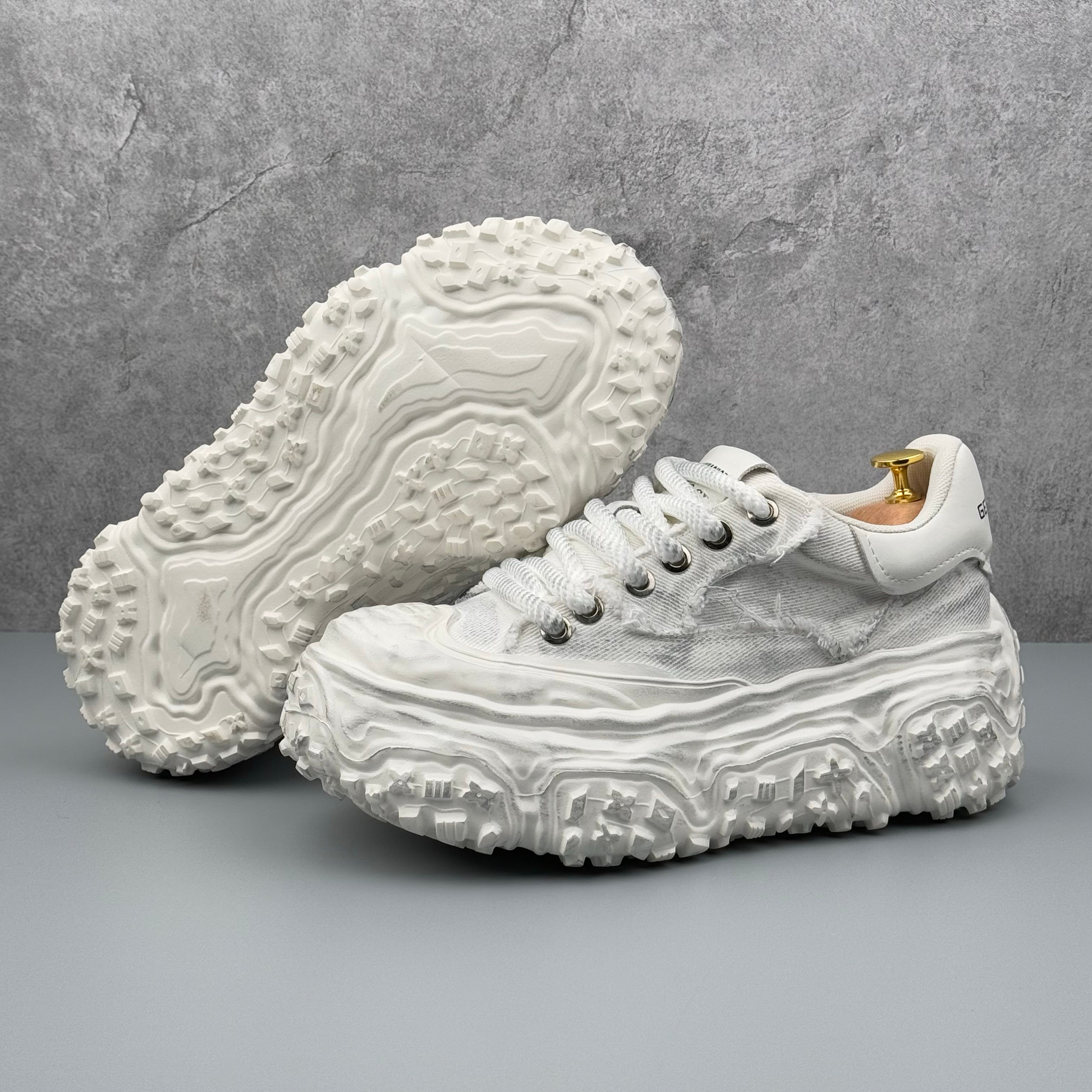 Hybriss UCOC TasselRise White– Youth Dad Shoes