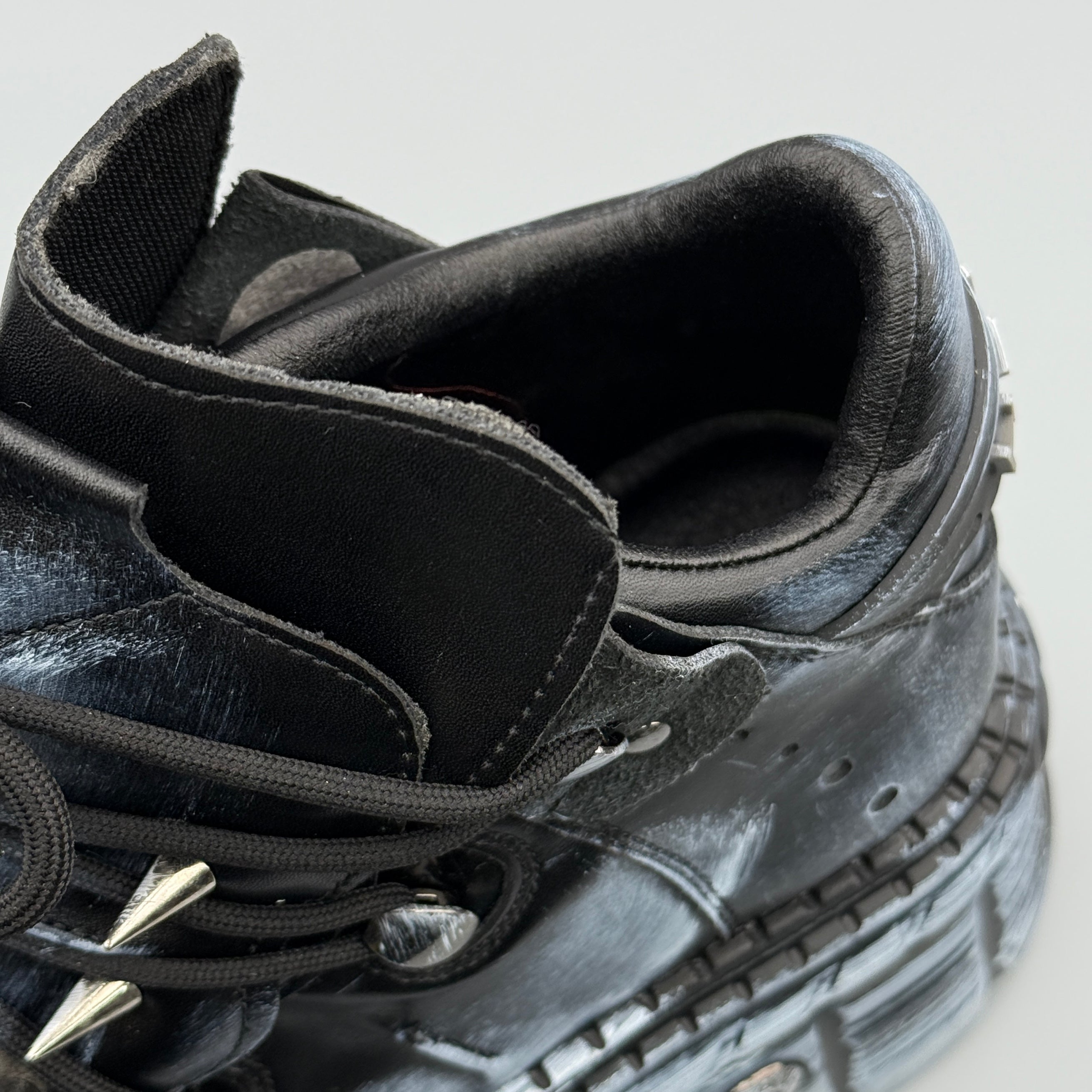 Hybriss Relic– Vintage Martin Boots