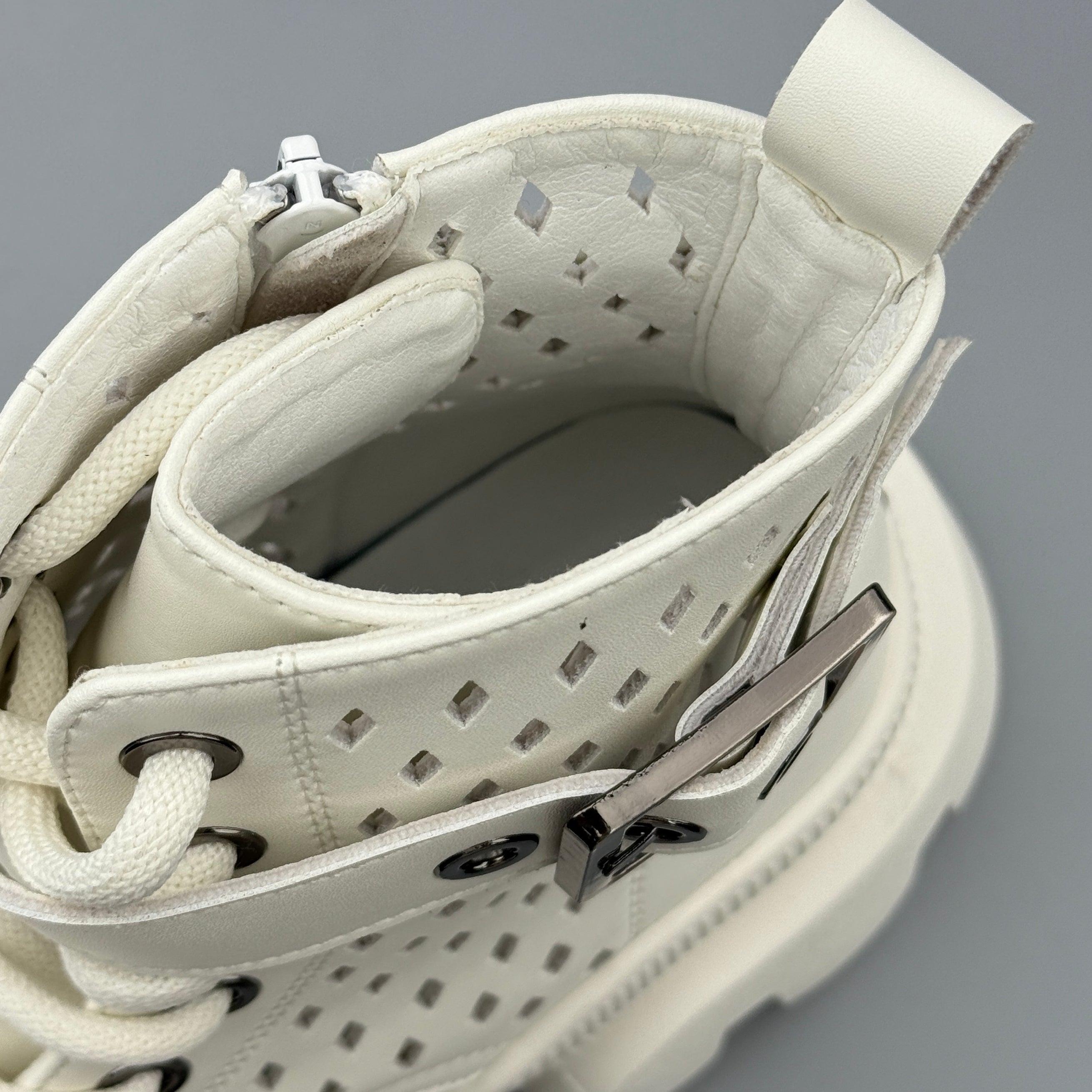 Hybriss Axis– Square Toe Martin Boots